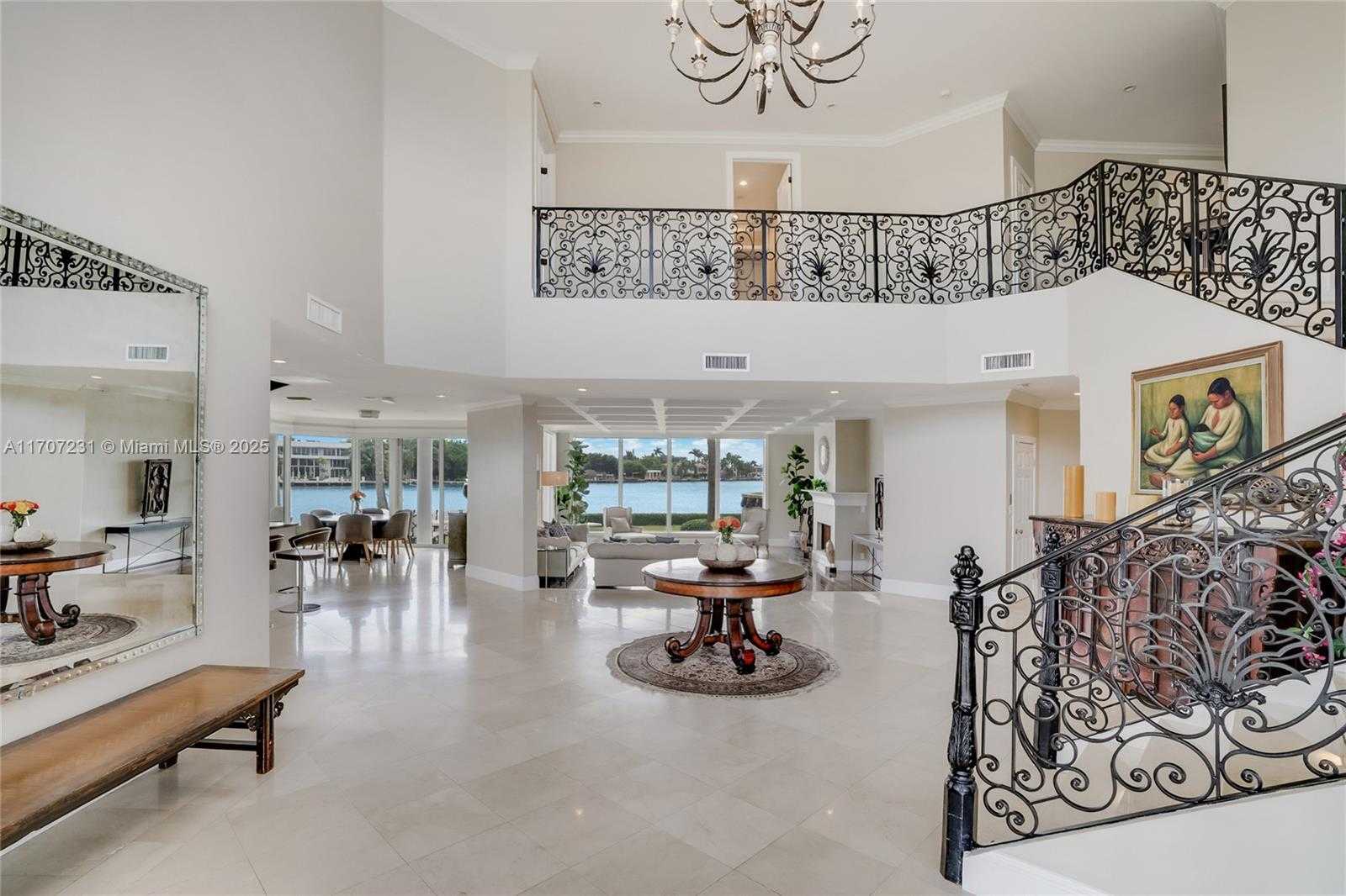 Small Image of 101 HOLIDAY DR, Hallandale Beach Number 3