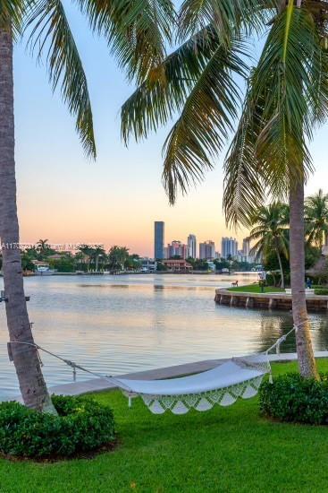 Small Image of 101 HOLIDAY DR, Hallandale Beach Number 33