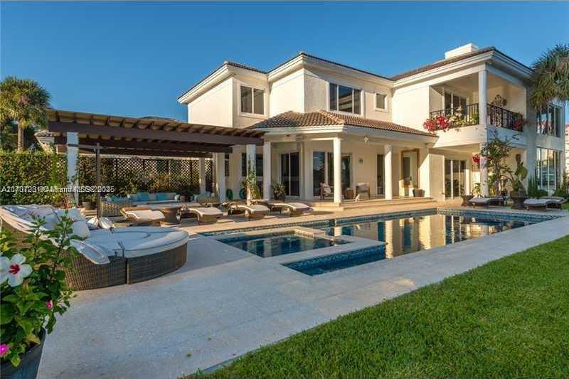 Small Image of 101 HOLIDAY DR, Hallandale Beach Number 34