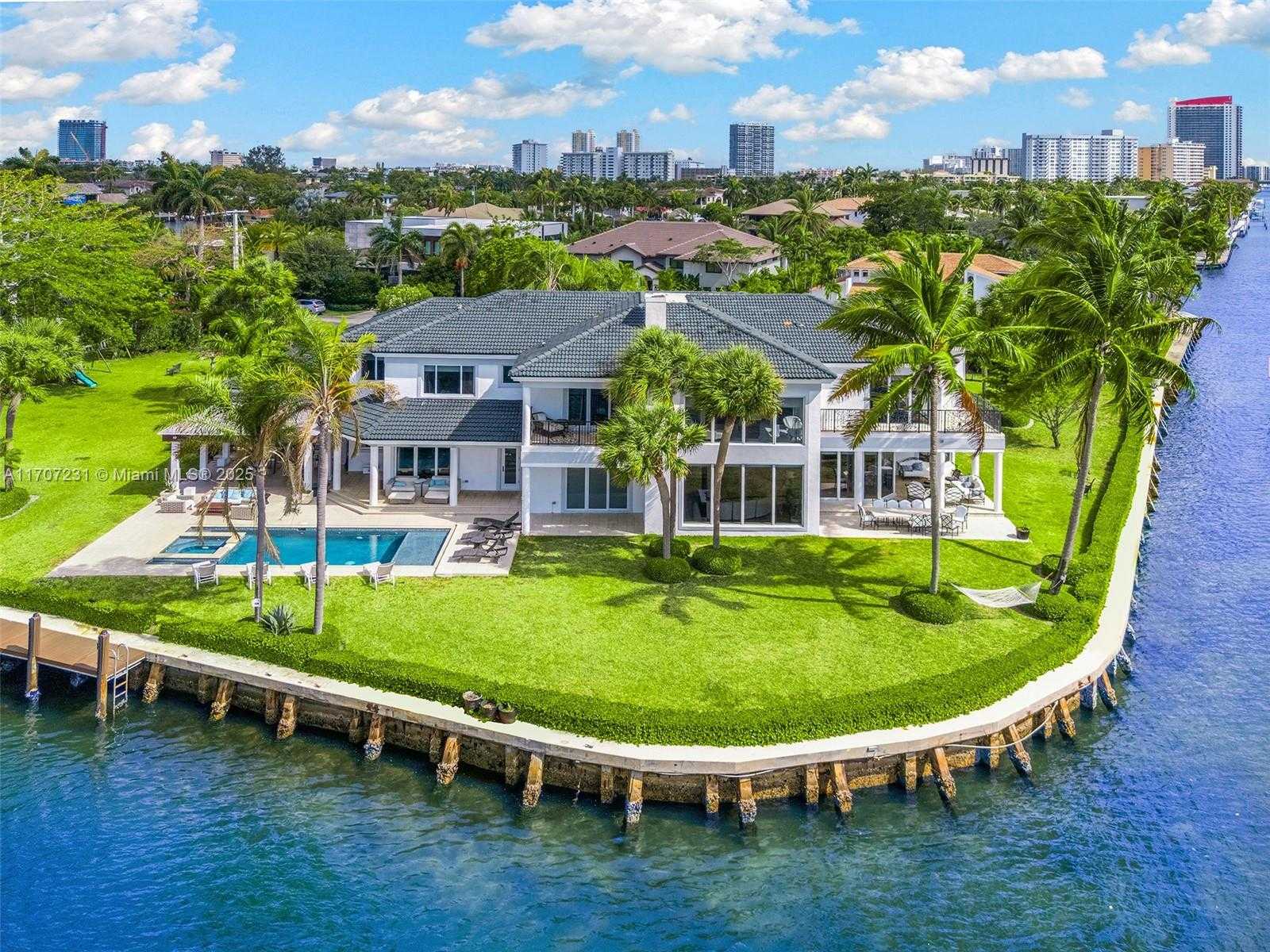 Small Image of 101 HOLIDAY DR, Hallandale Beach Number 35