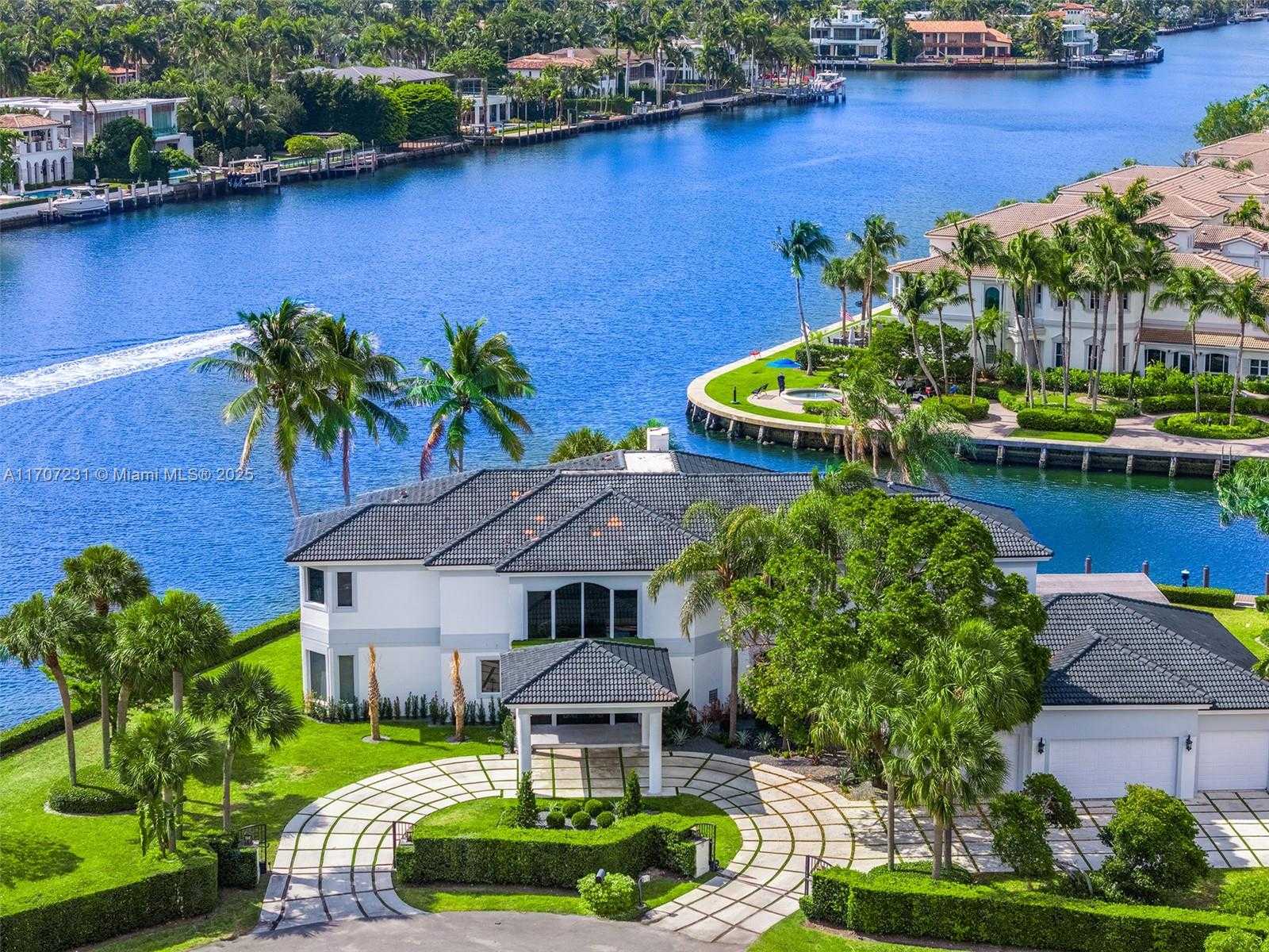 Small Image of 101 HOLIDAY DR, Hallandale Beach Number 40