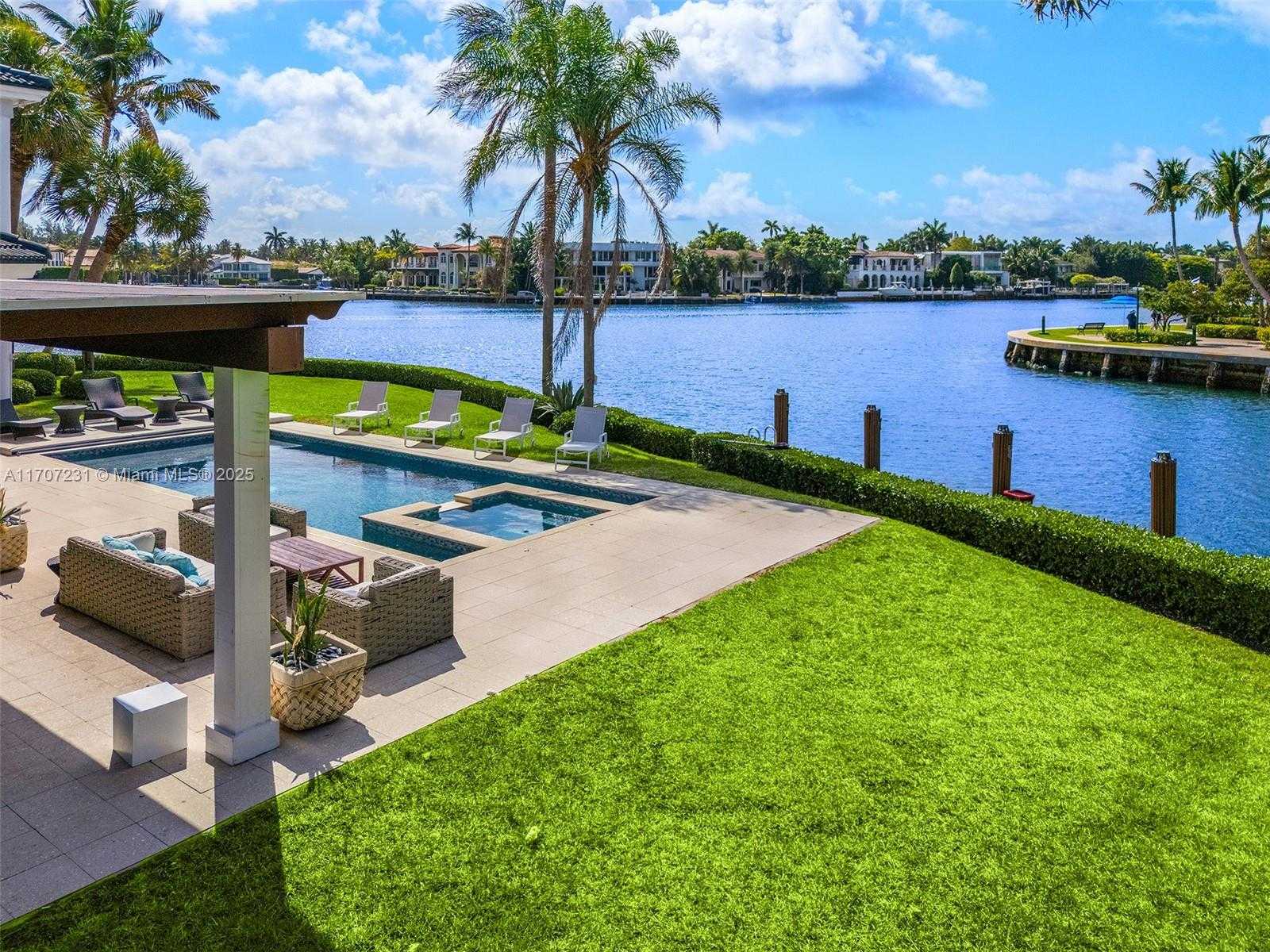 Small Image of 101 HOLIDAY DR, Hallandale Beach Number 44