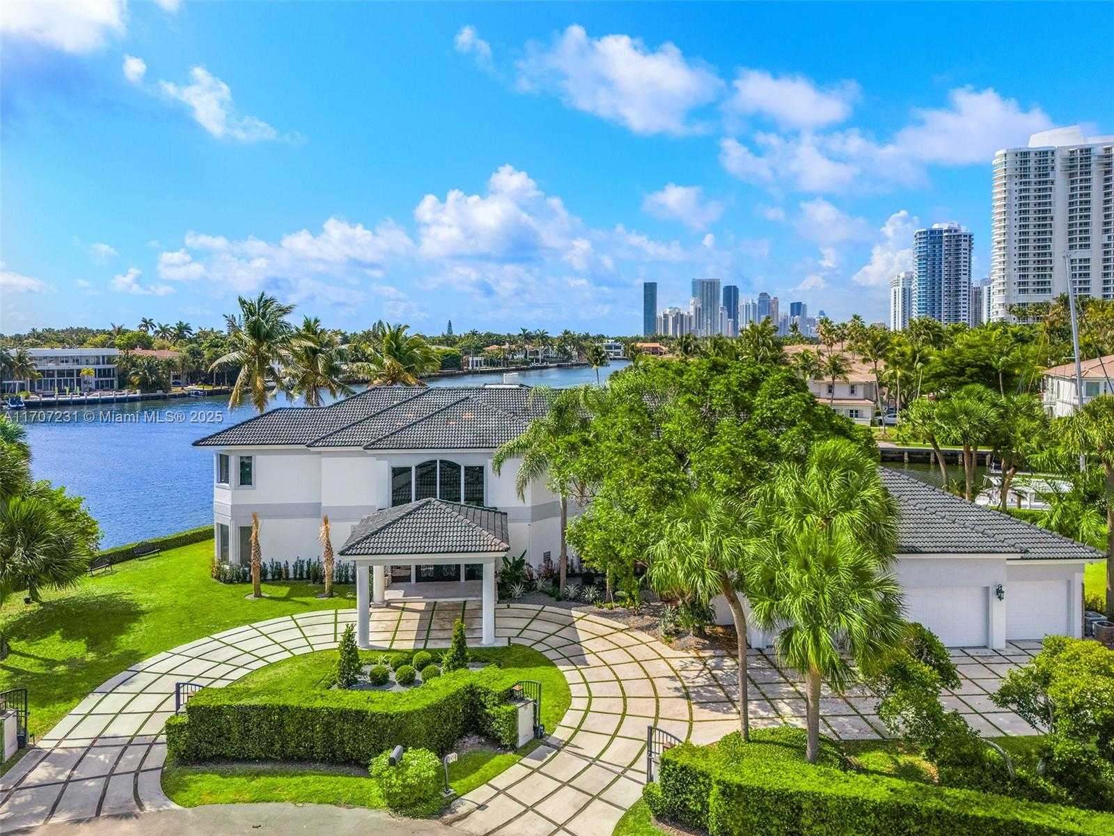 Small Image of 101 HOLIDAY DR, Hallandale Beach Number 45