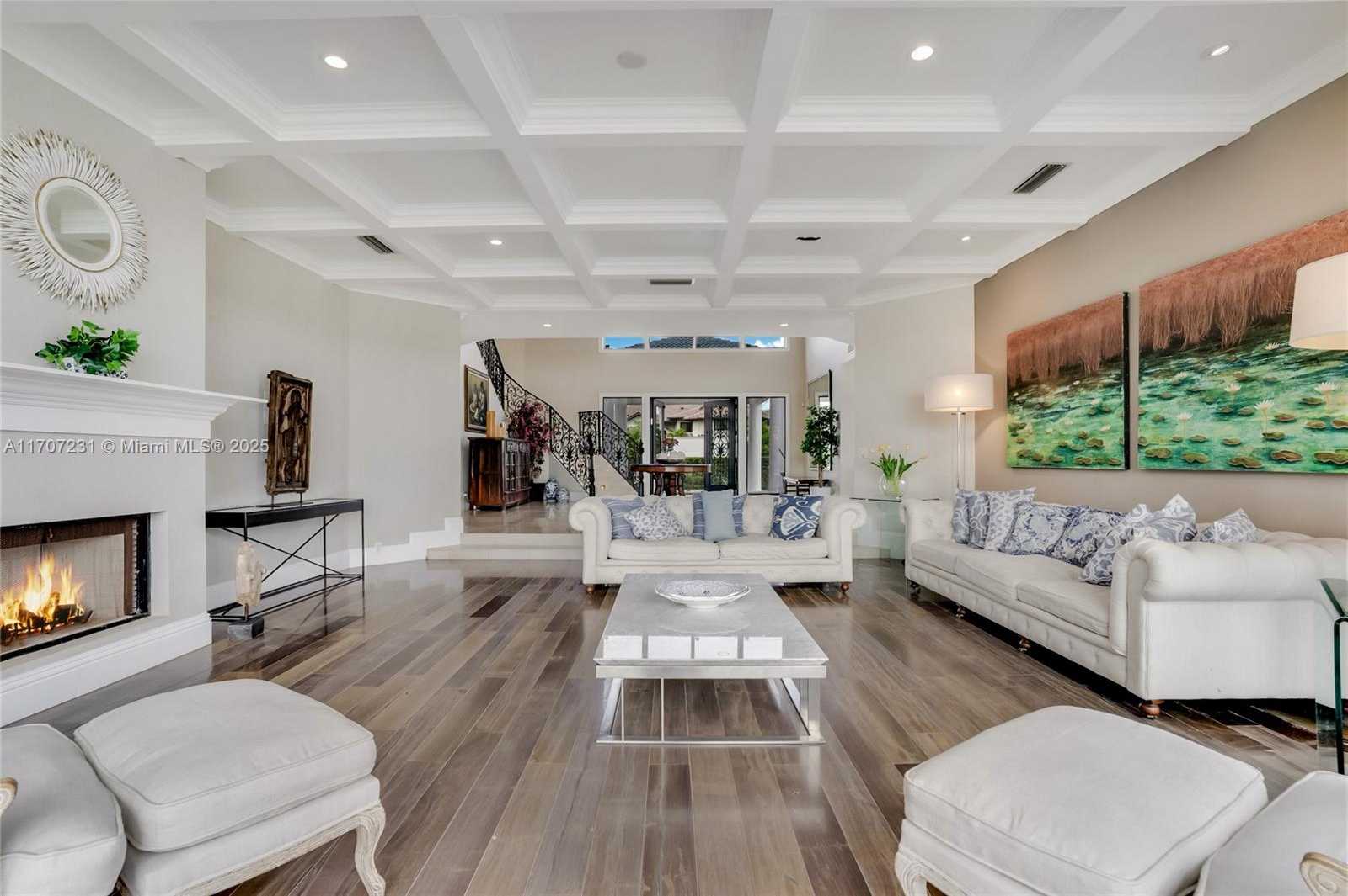 Small Image of 101 HOLIDAY DR, Hallandale Beach Number 5