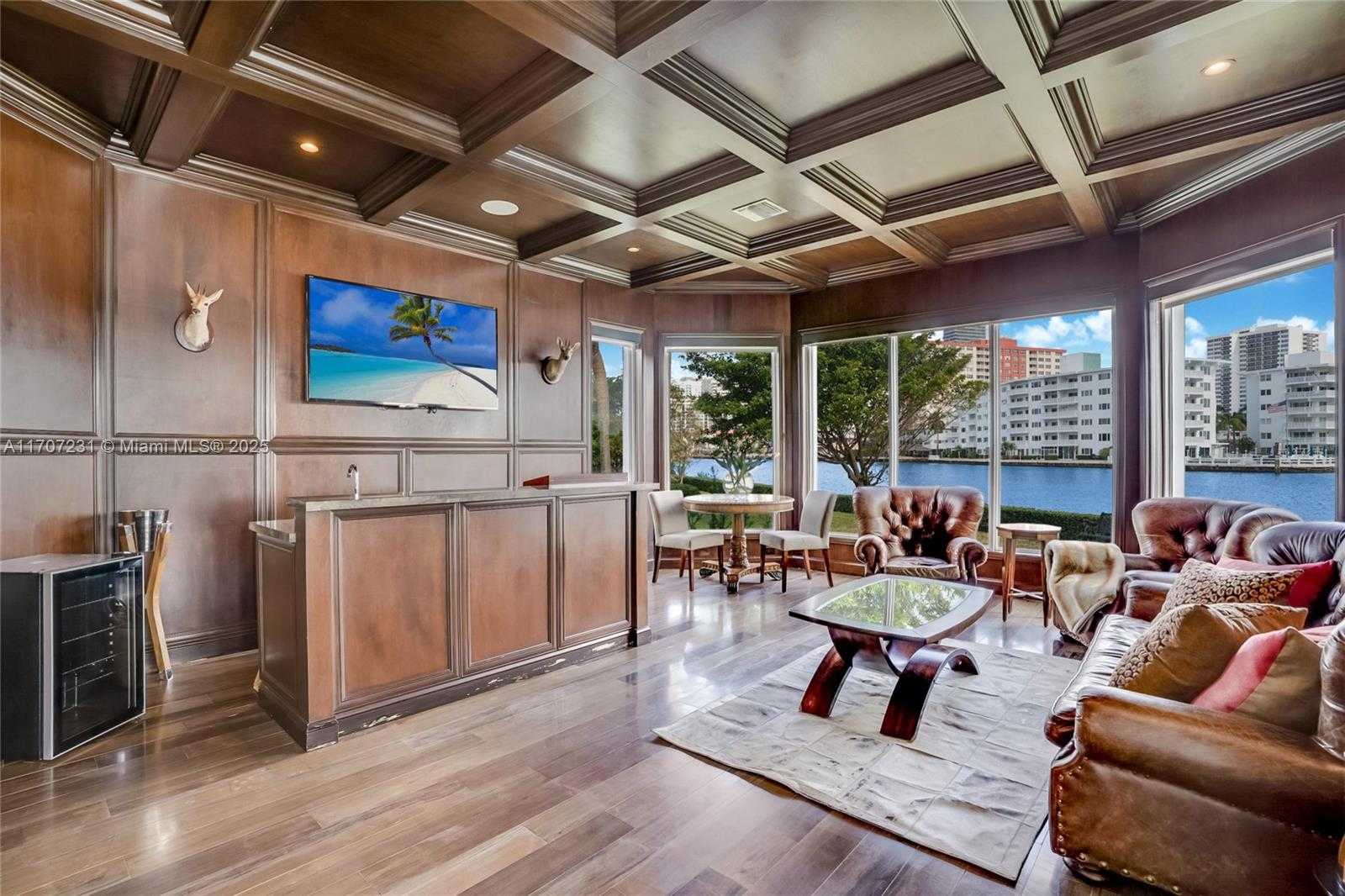 Small Image of 101 HOLIDAY DR, Hallandale Beach Number 6
