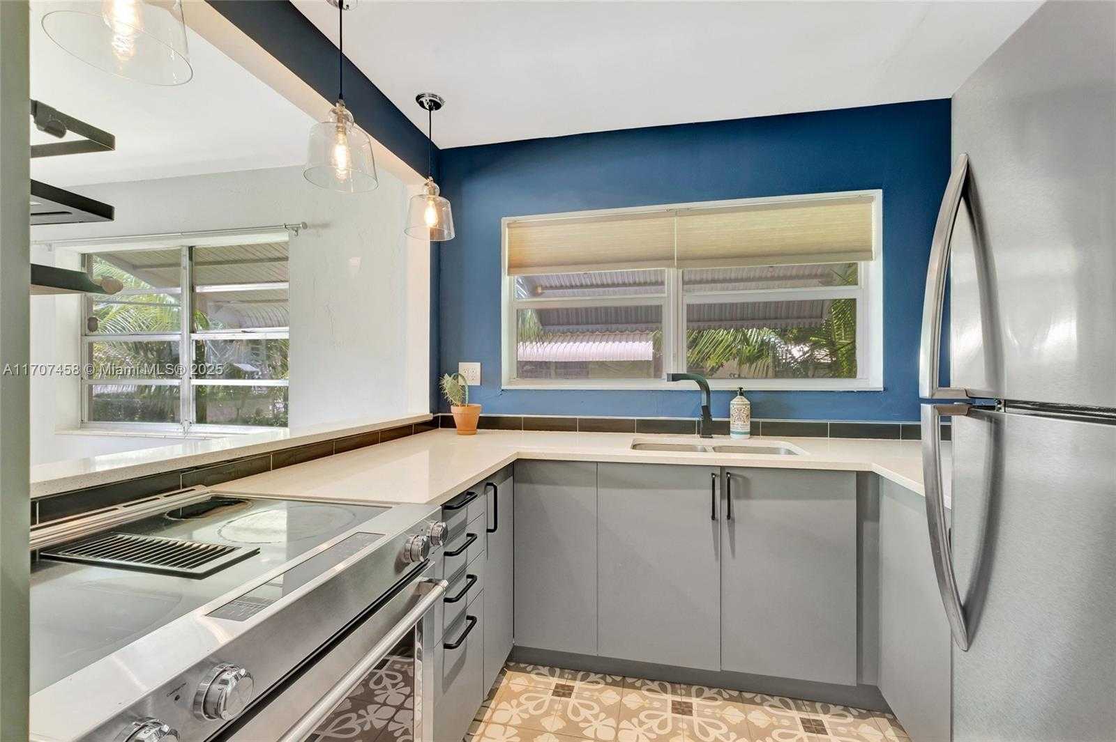 Small Image of 517 SOUTH 19TH AVE, Hollywood Number 5
