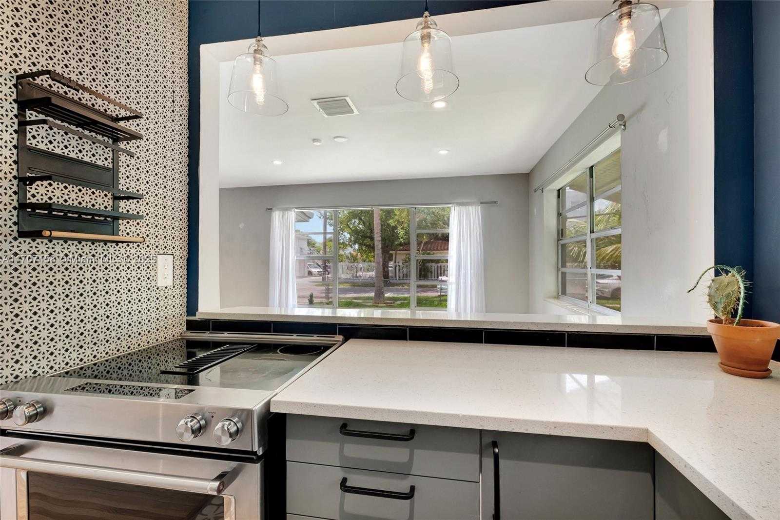 Small Image of 517 SOUTH 19TH AVE, Hollywood Number 6
