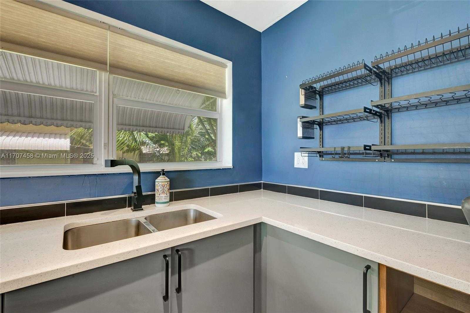 Small Image of 517 SOUTH 19TH AVE, Hollywood Number 9