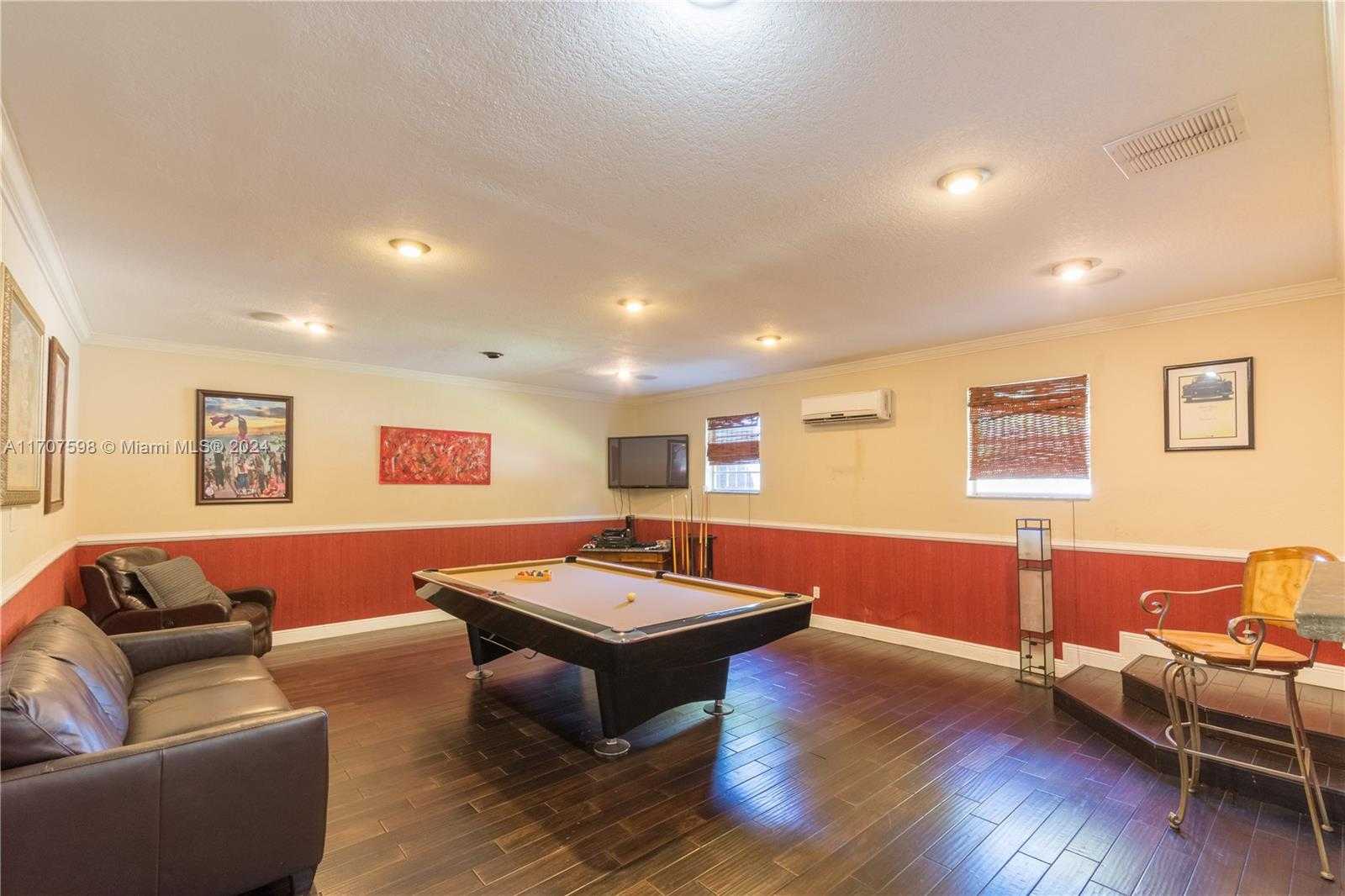 Small Image of 2514, Hollywood Number 11
