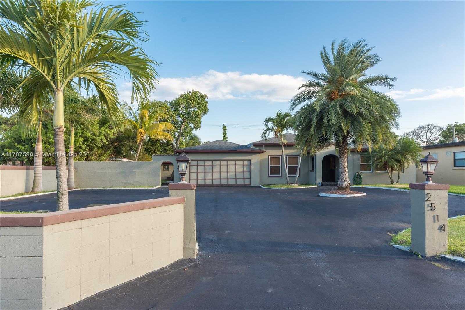 Small Image of 2514, Hollywood Number 7