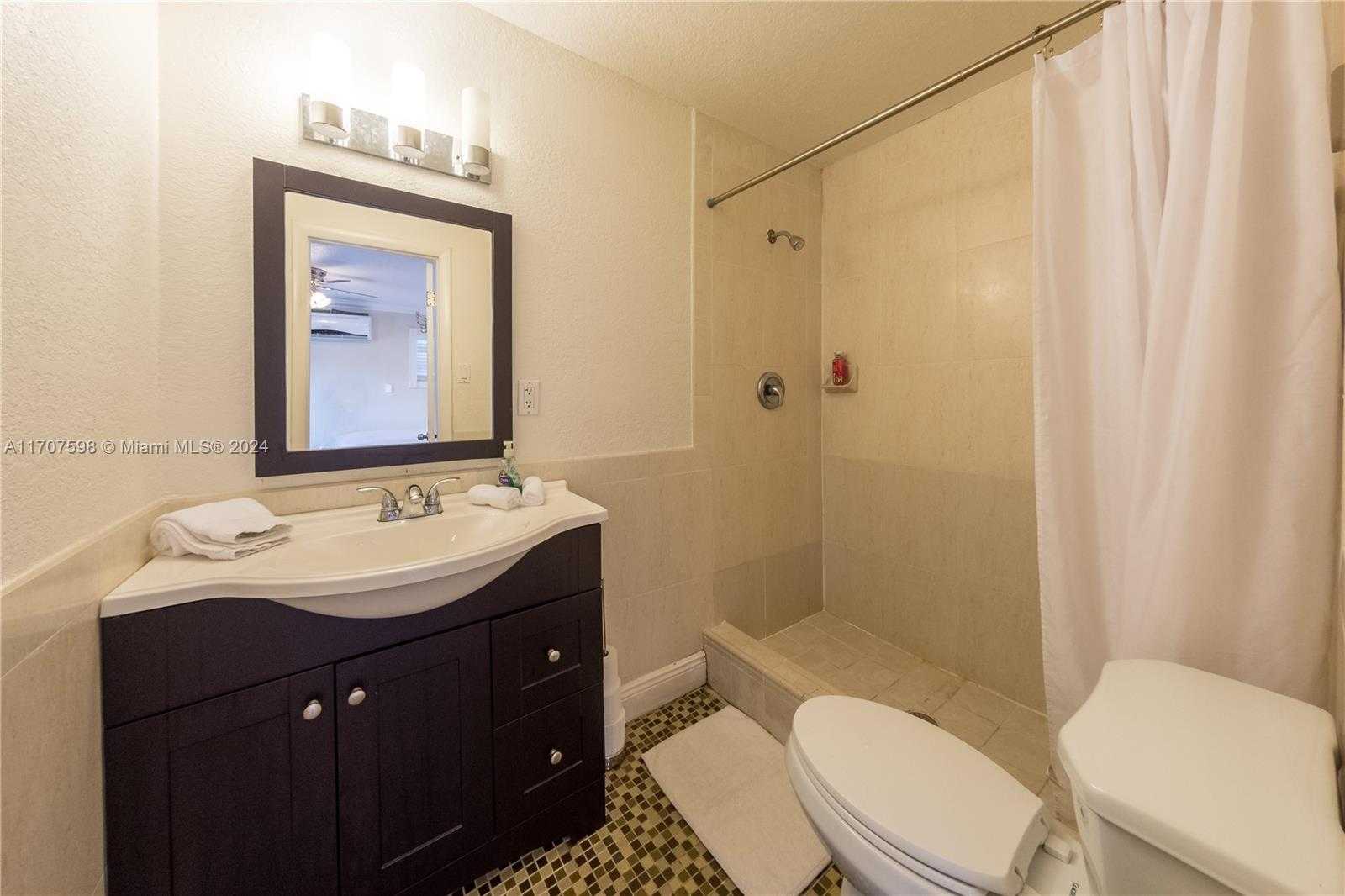 Small Image of 2514, Hollywood Number 9