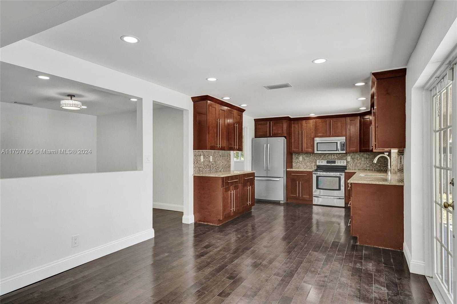Small Image of 620 NORTH EAST 2ND STREET, Pompano Beach Number 18