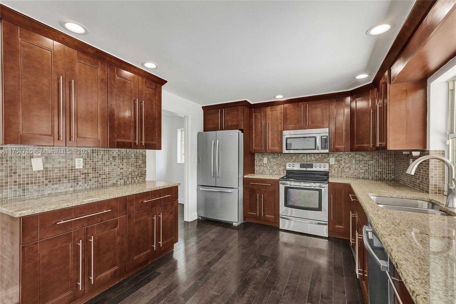 Small Image of 620 NORTH EAST 2ND STREET, Pompano Beach Number 21