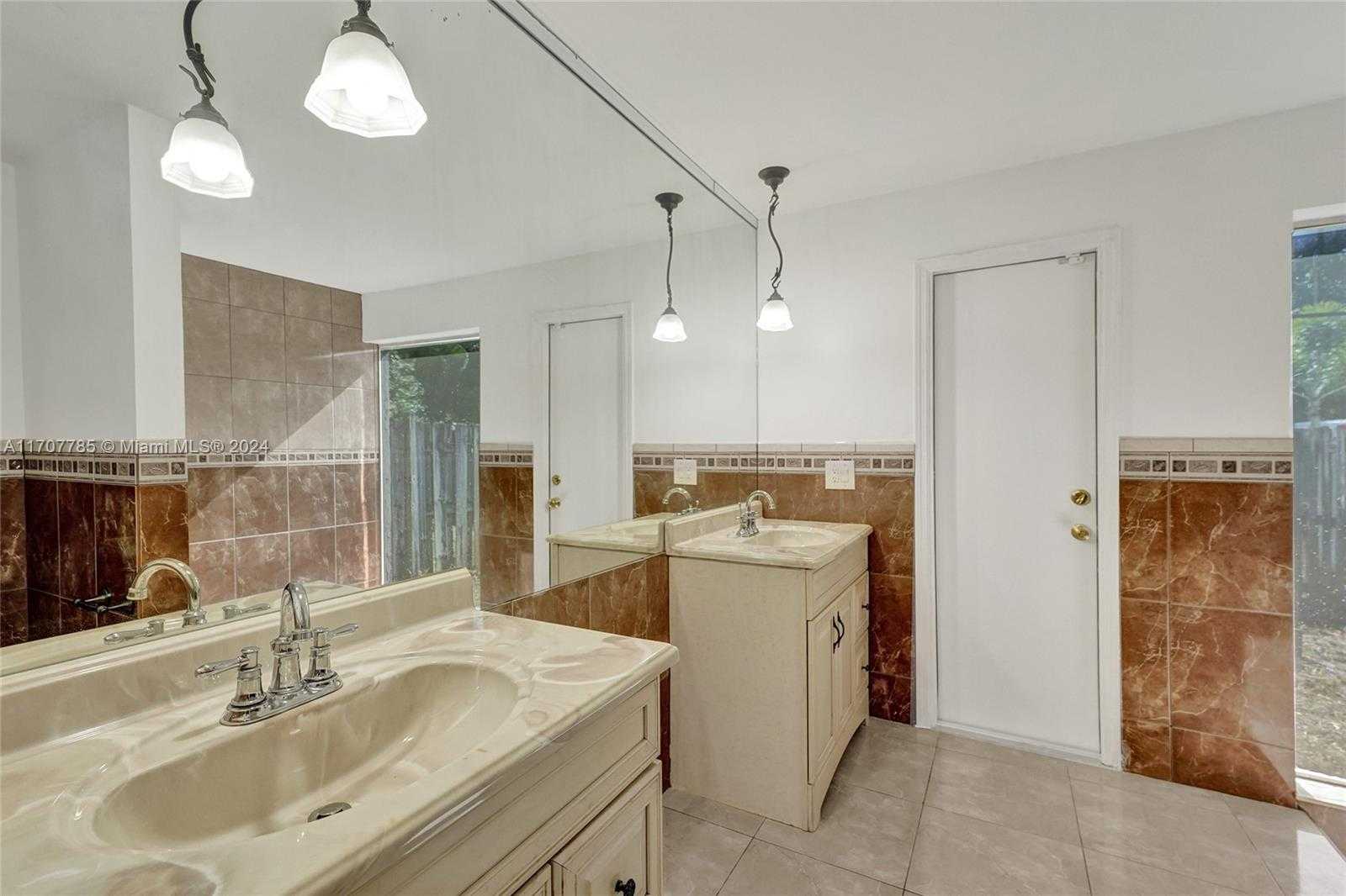 Small Image of 620 NORTH EAST 2ND STREET, Pompano Beach Number 30