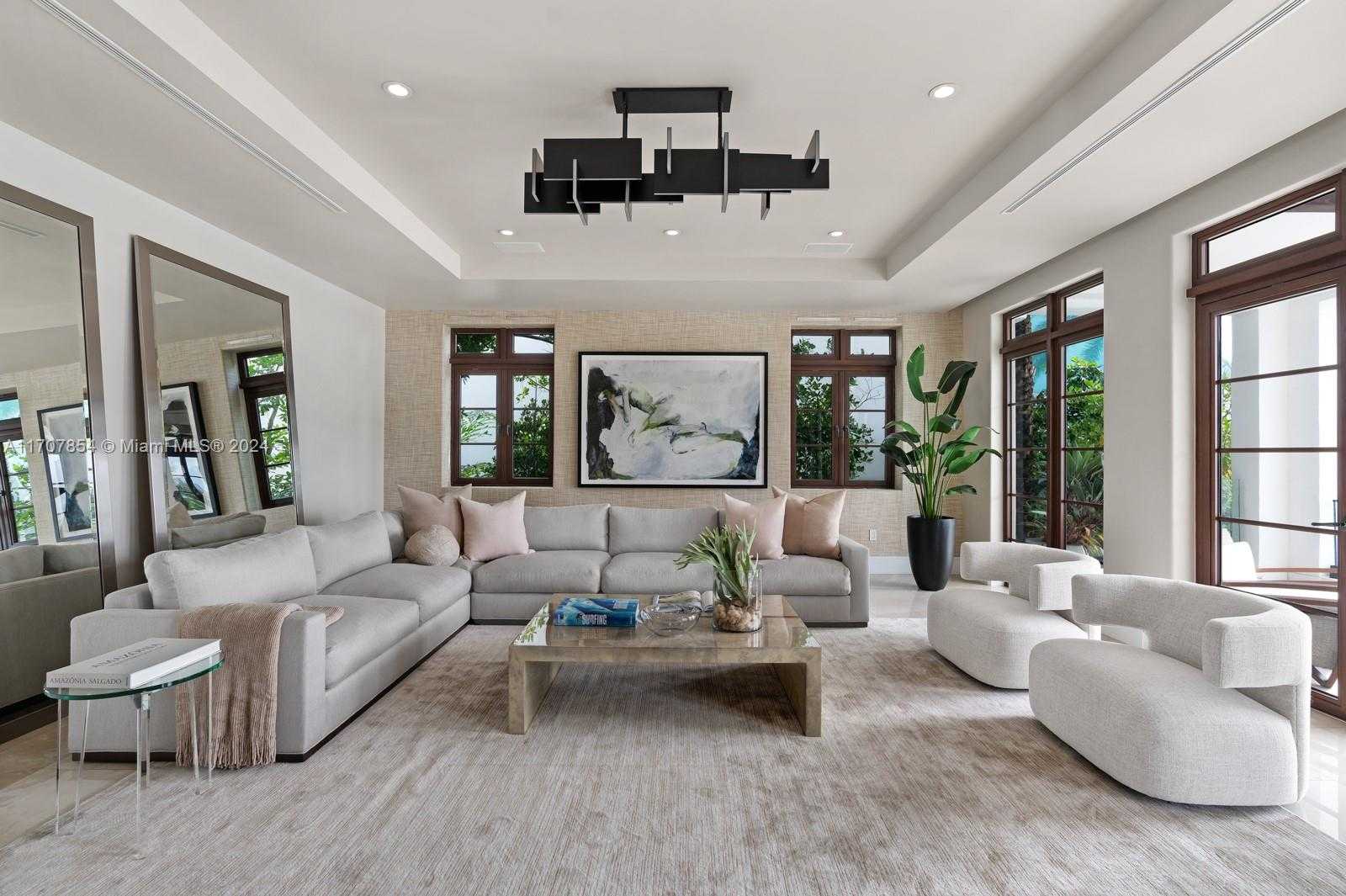 Small Image of 288 SOUTH COCONUT LN, Miami Beach Number 10