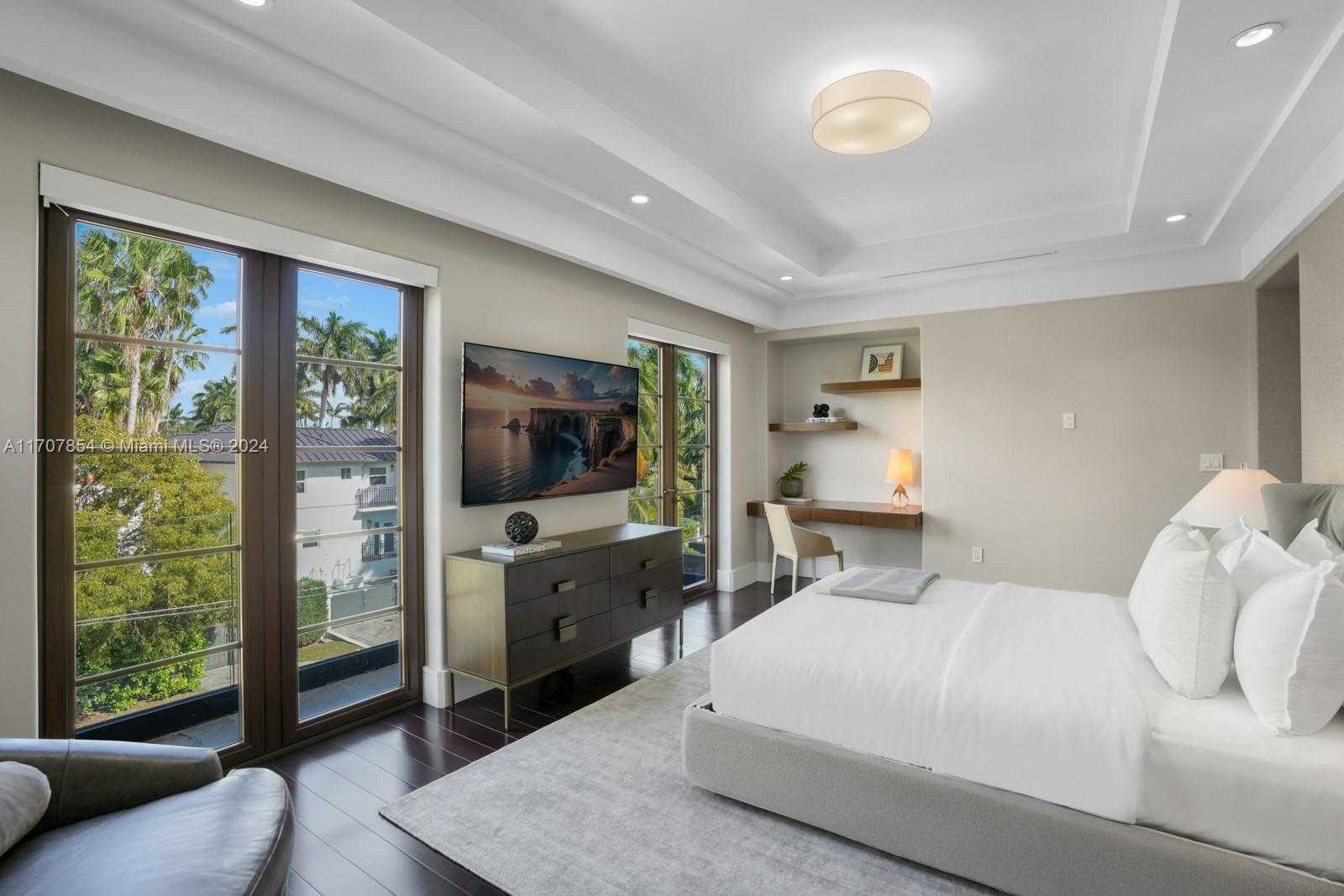 Small Image of 288 SOUTH COCONUT LN, Miami Beach Number 28