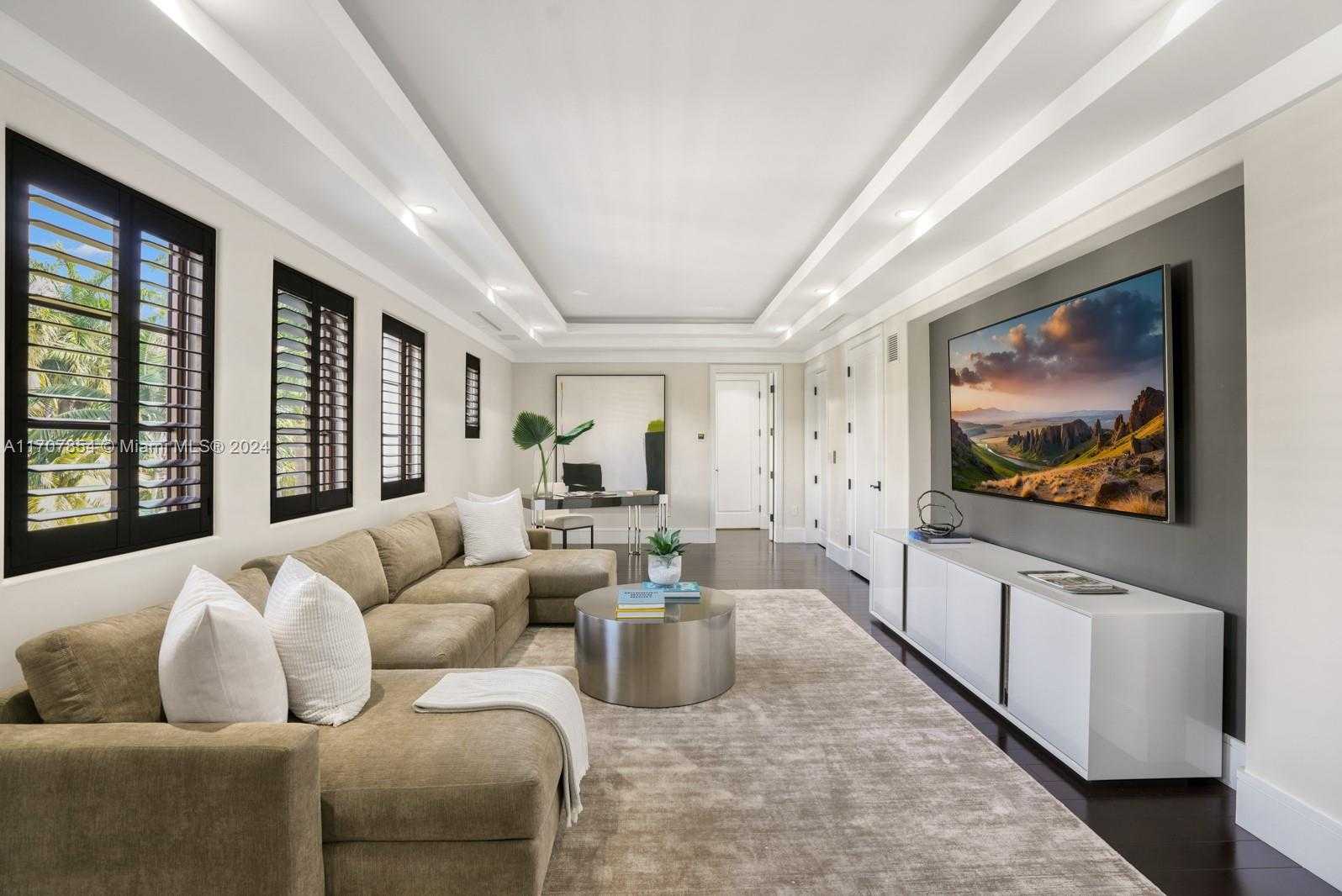 Small Image of 288 SOUTH COCONUT LN, Miami Beach Number 30