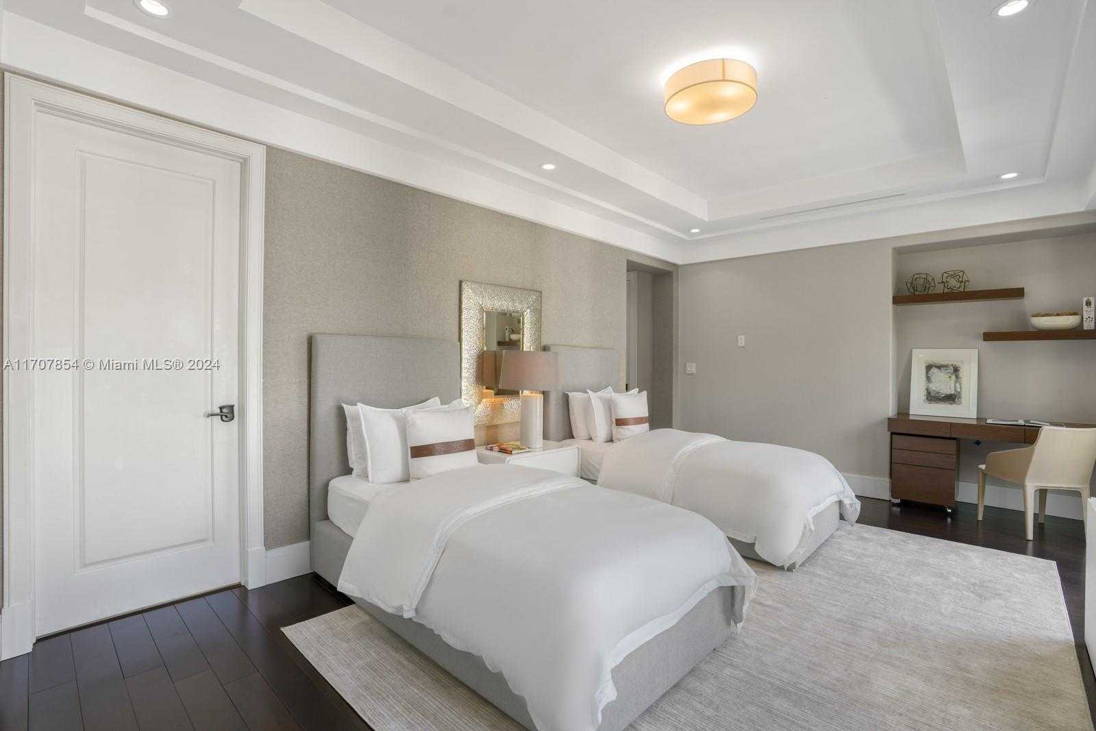 Small Image of 288 SOUTH COCONUT LN, Miami Beach Number 31