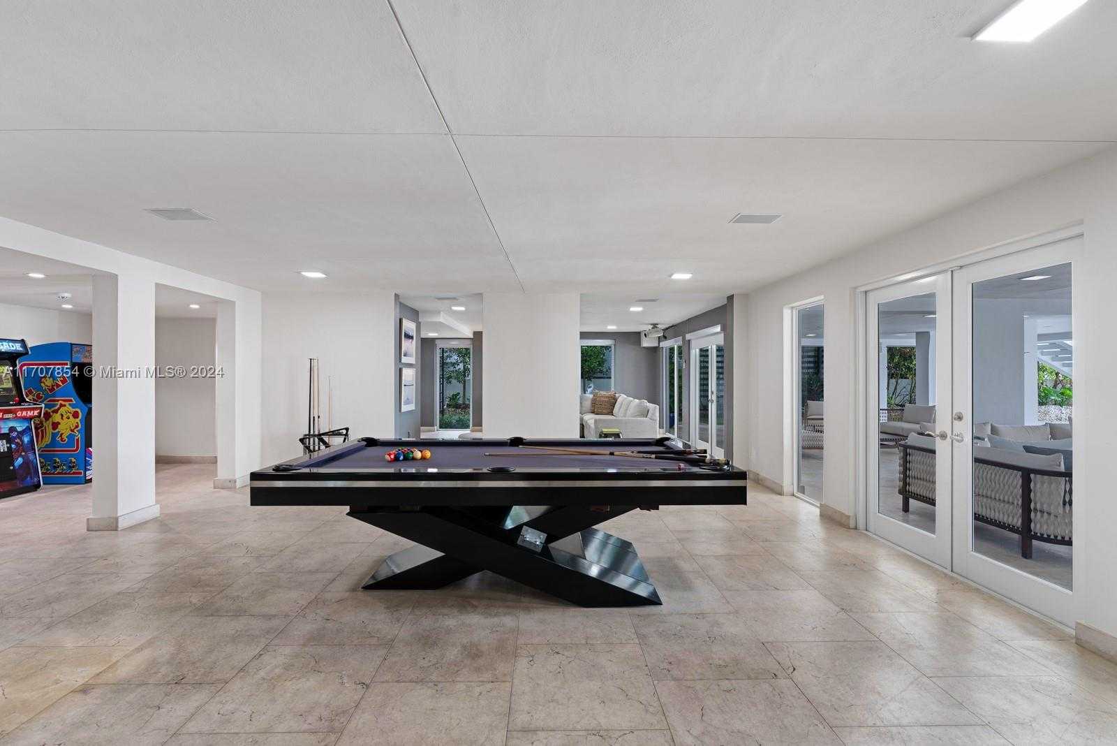 Small Image of 288 SOUTH COCONUT LN, Miami Beach Number 33
