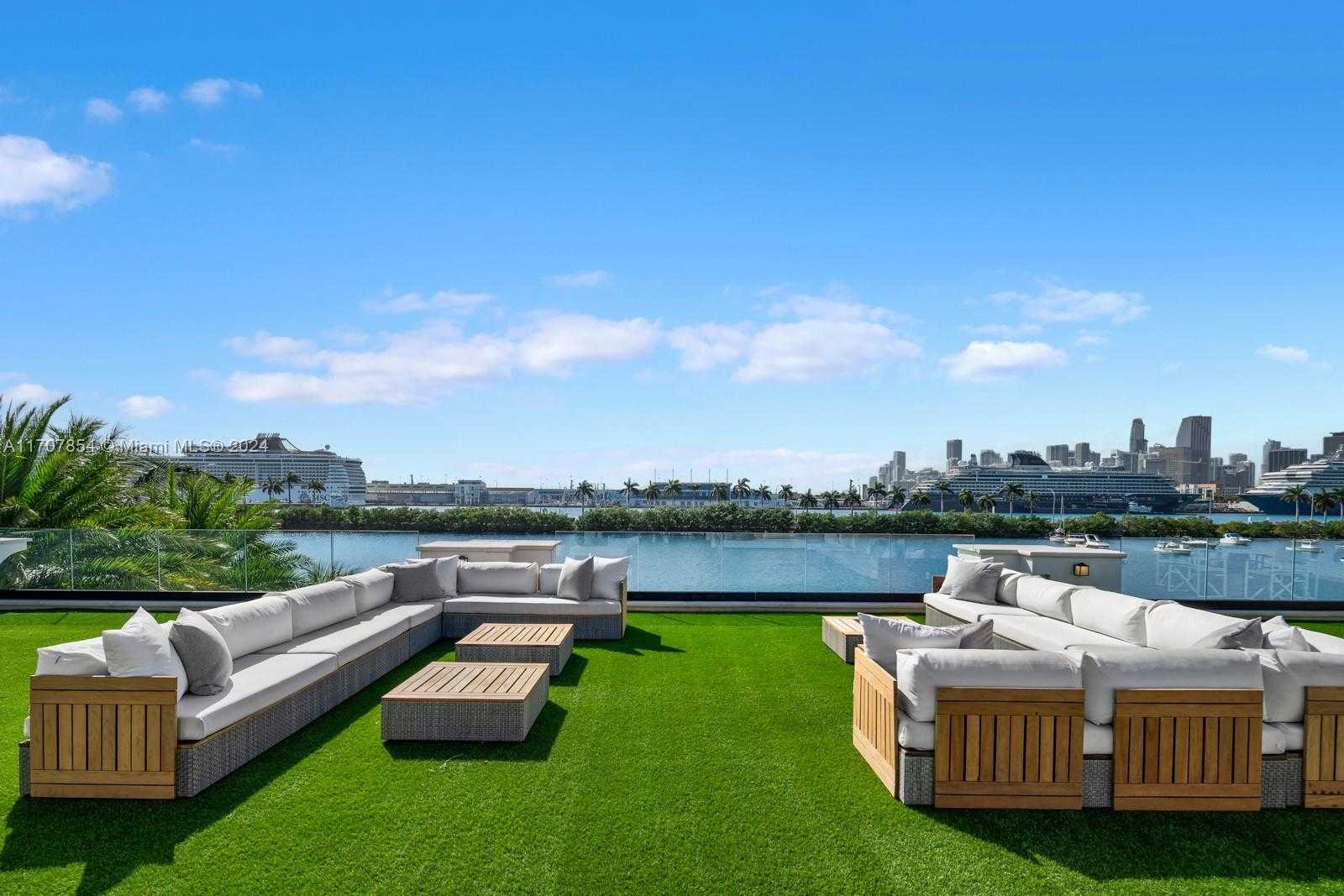 Small Image of 288 SOUTH COCONUT LN, Miami Beach Number 41