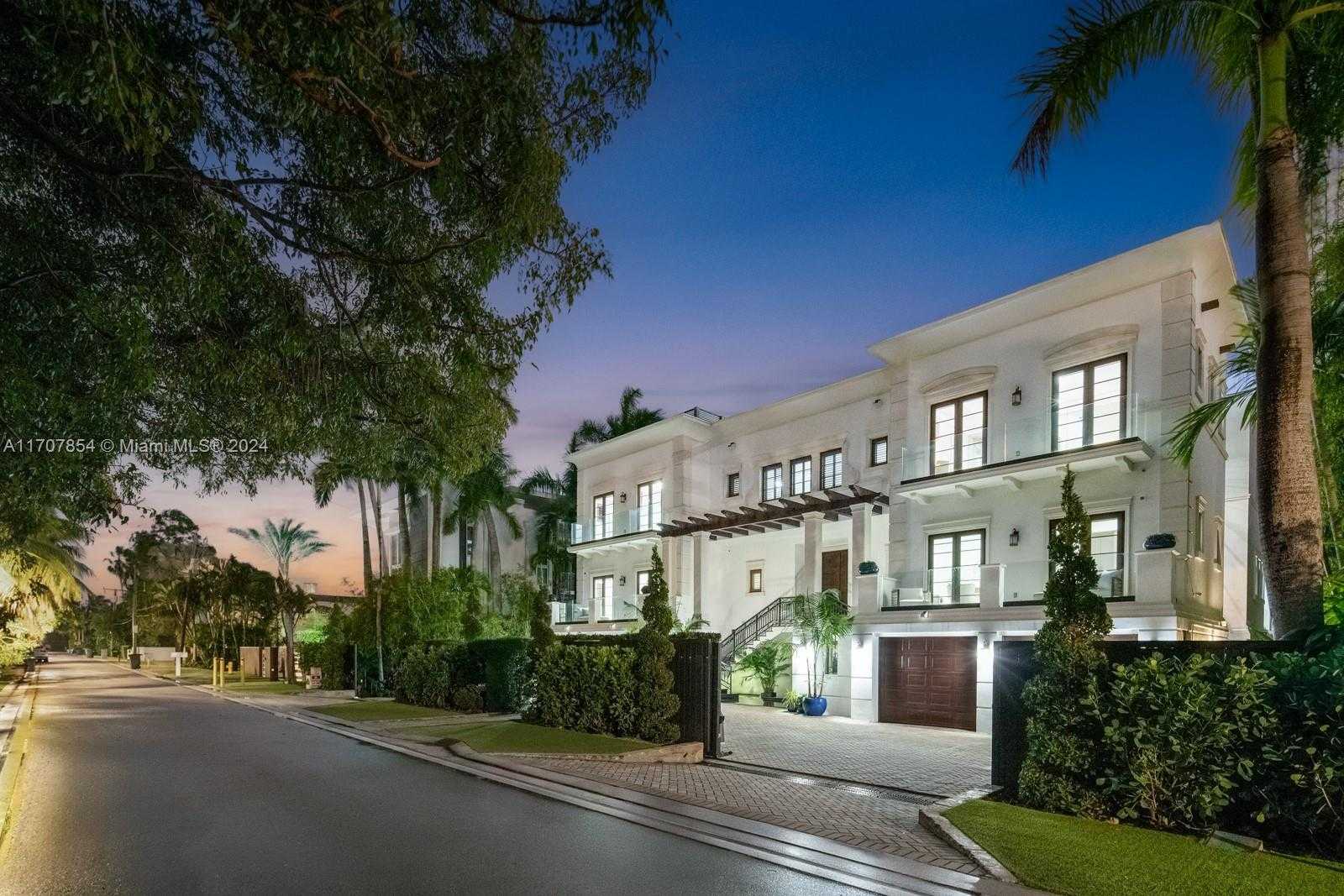 Small Image of 288 SOUTH COCONUT LN, Miami Beach Number 48