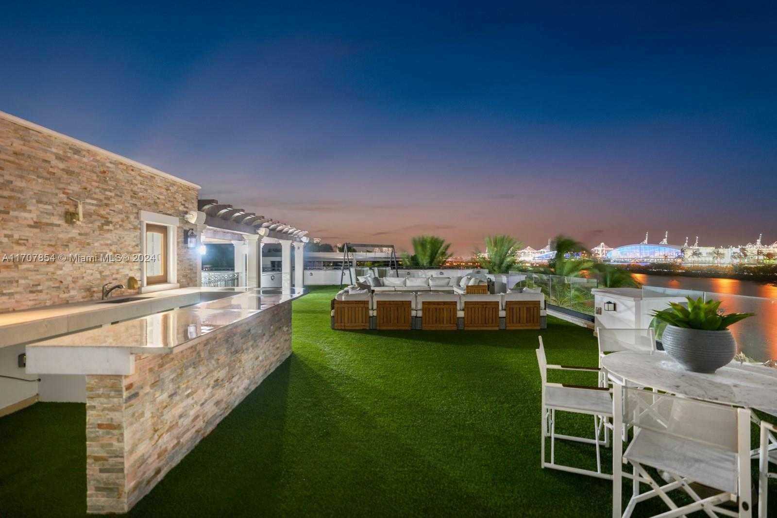 Small Image of 288 SOUTH COCONUT LN, Miami Beach Number 63