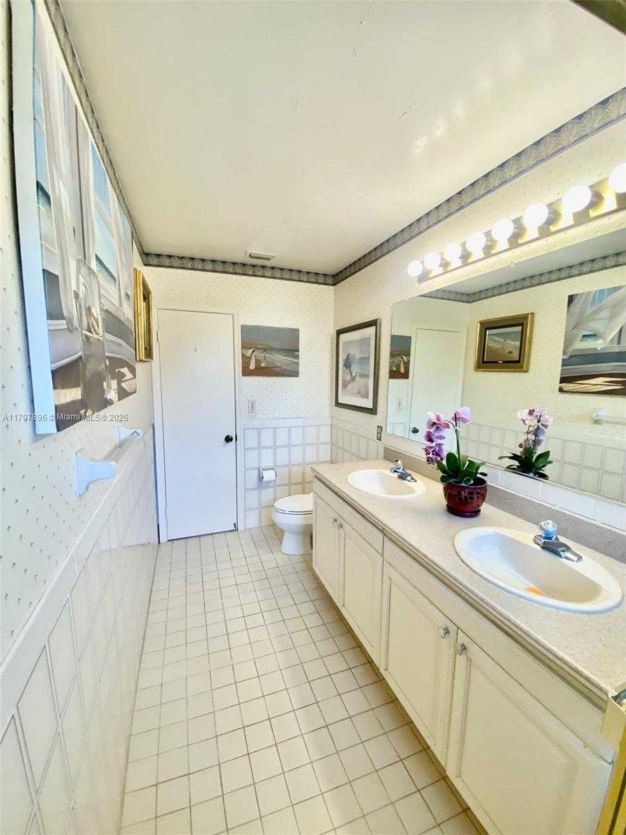 Small Image of 7521 SOUTH WEST 165TH TER, Palmetto Bay Number 28