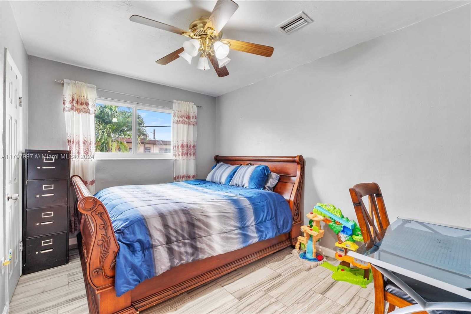 Small Image of 1440 NORTH WEST 179TH TER, Miami Gardens Number 13