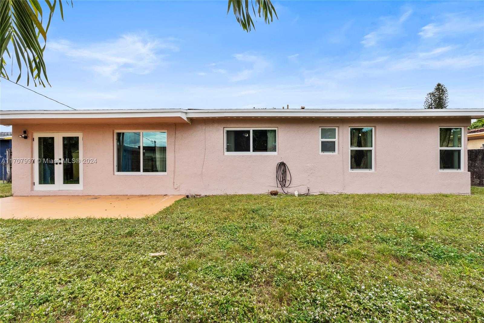 Small Image of 1440 NORTH WEST 179TH TER, Miami Gardens Number 15