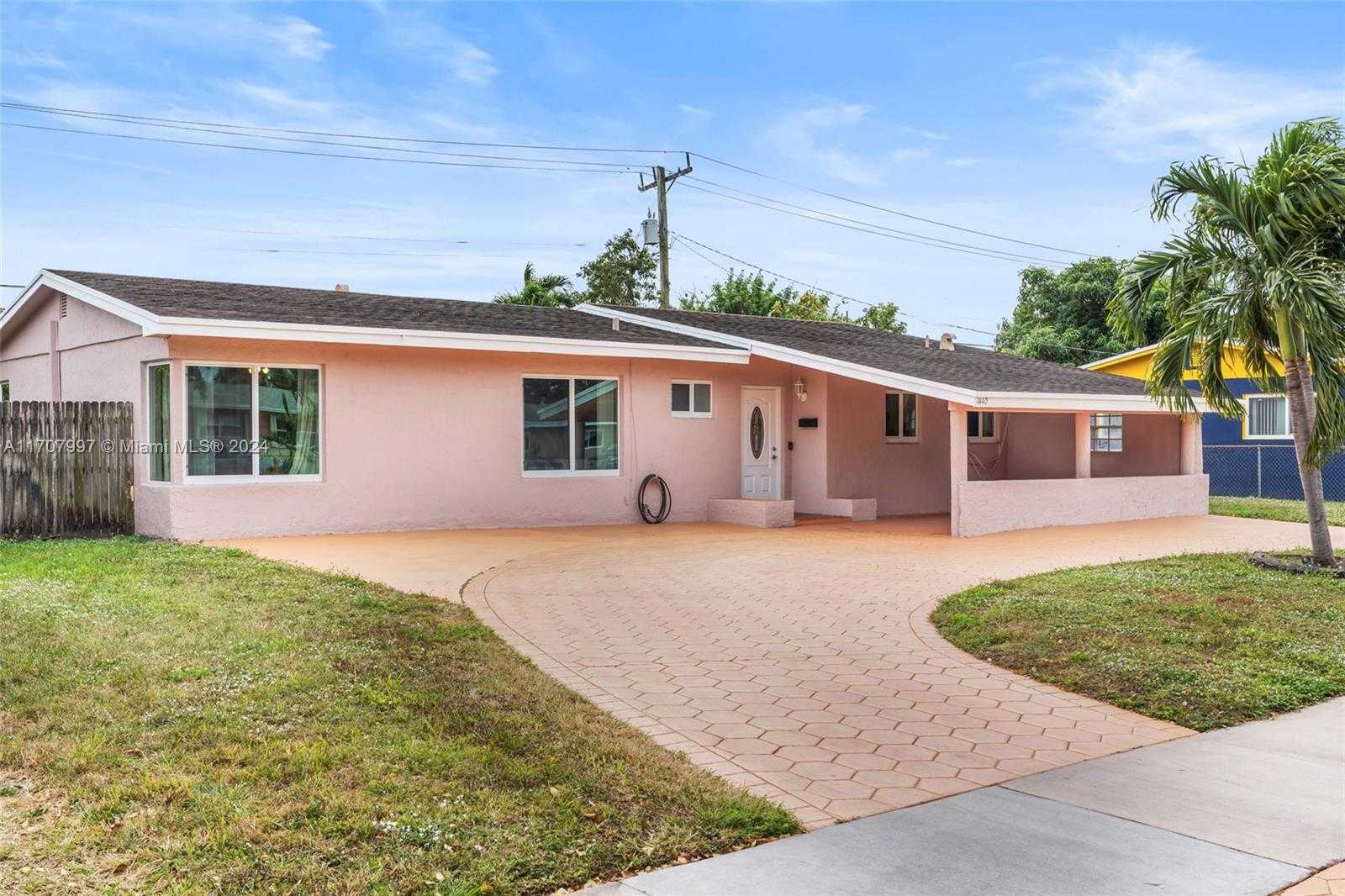 Small Image of 1440 NORTH WEST 179TH TER, Miami Gardens Number 2