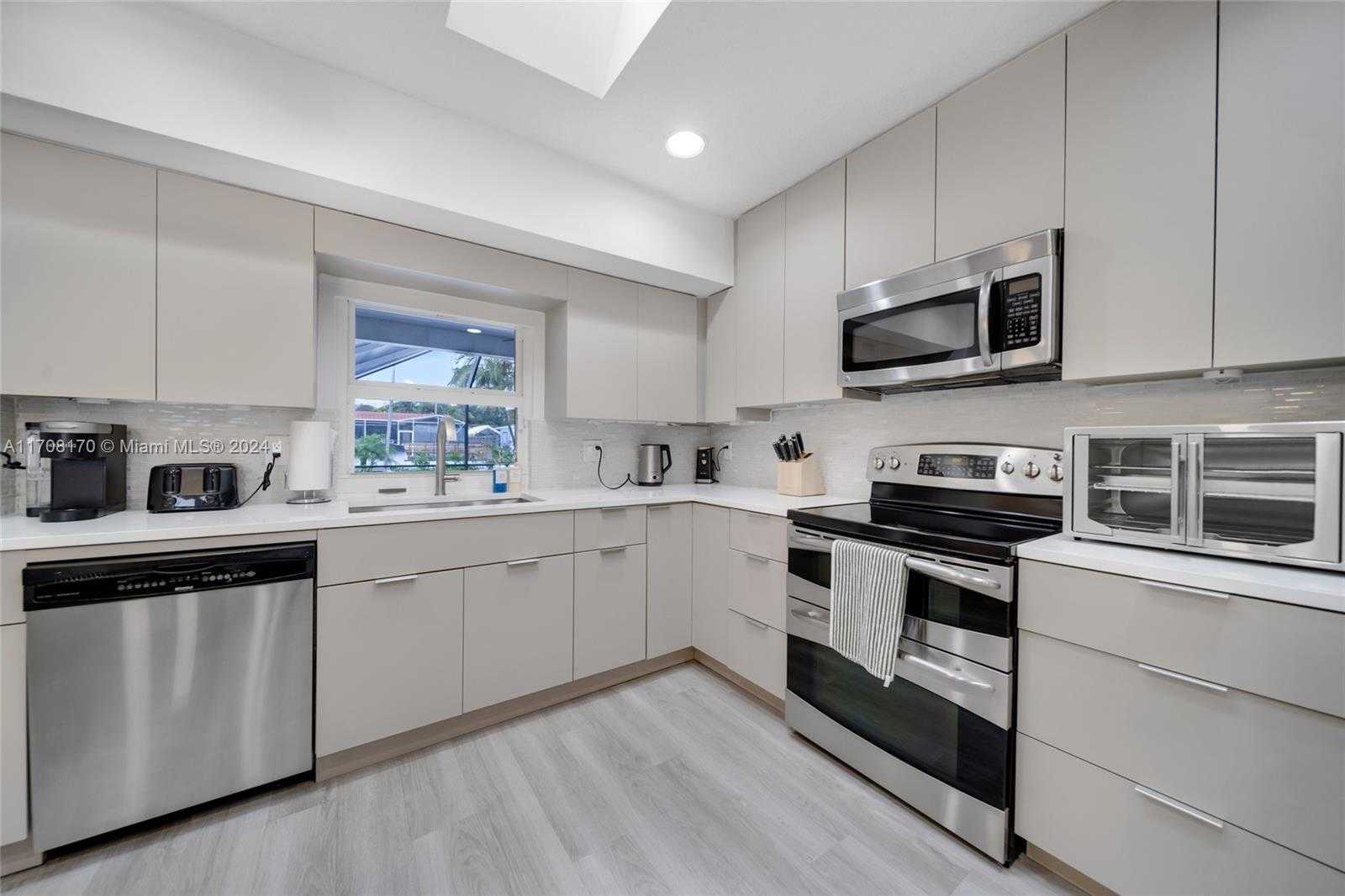 Small Image of 2031 SOUTH WEST 22ND AVE, Fort Lauderdale Number 19