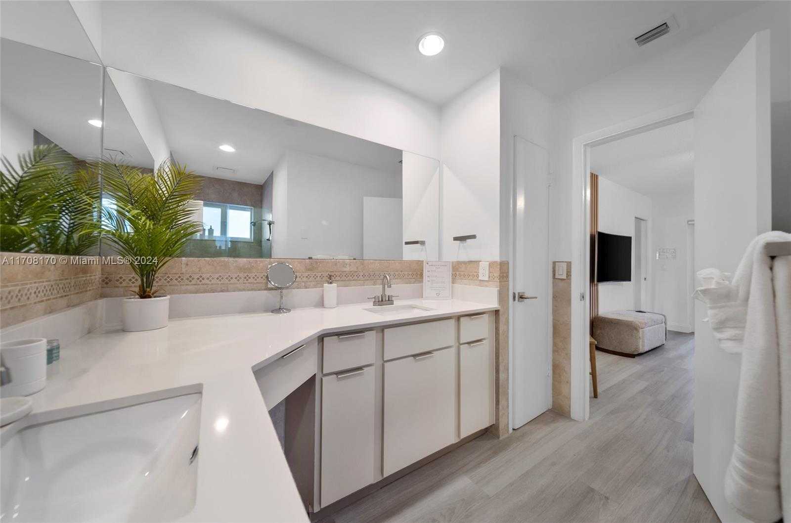 Small Image of 2031 SOUTH WEST 22ND AVE, Fort Lauderdale Number 21