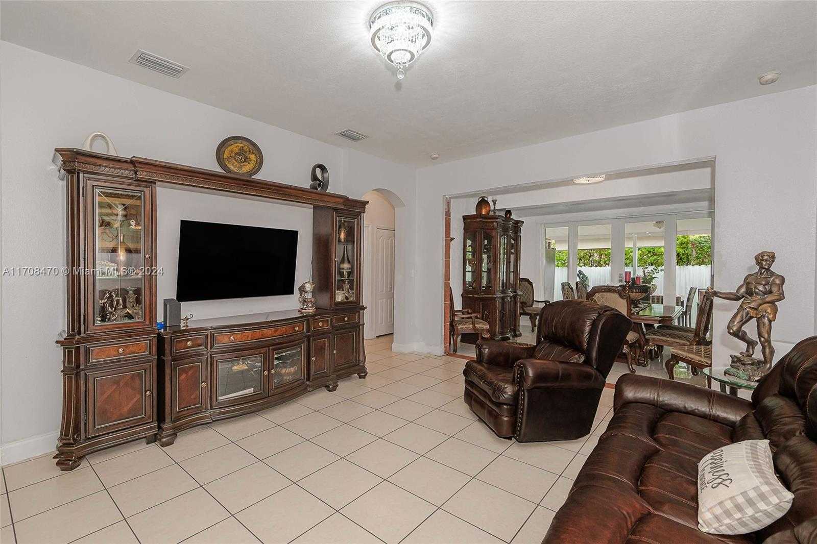 Small Image of 15226 SW 21 Ln, Miami, FL 33185, USA Number 15
