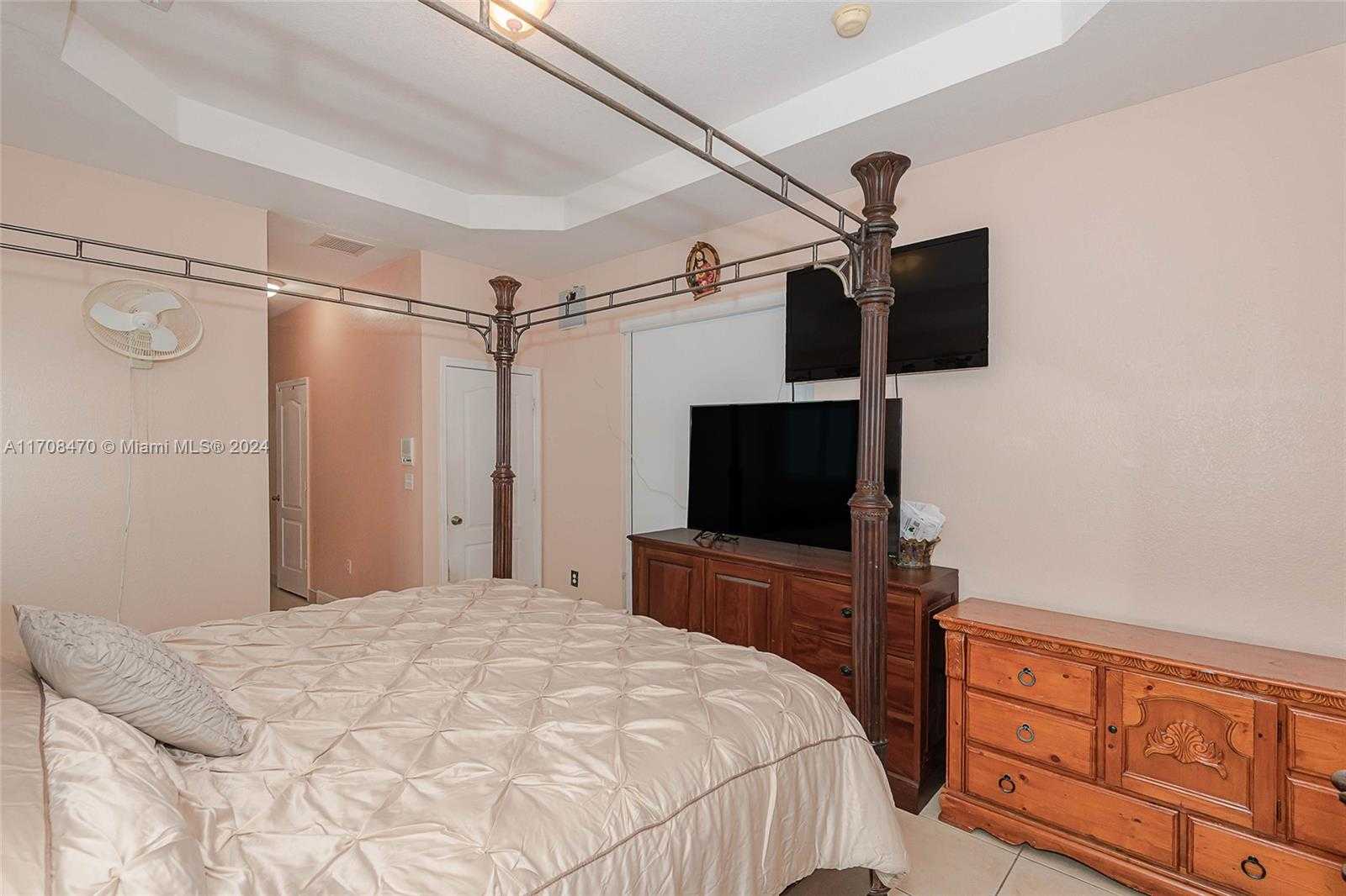 Small Image of 15226 SW 21 Ln, Miami, FL 33185, USA Number 20