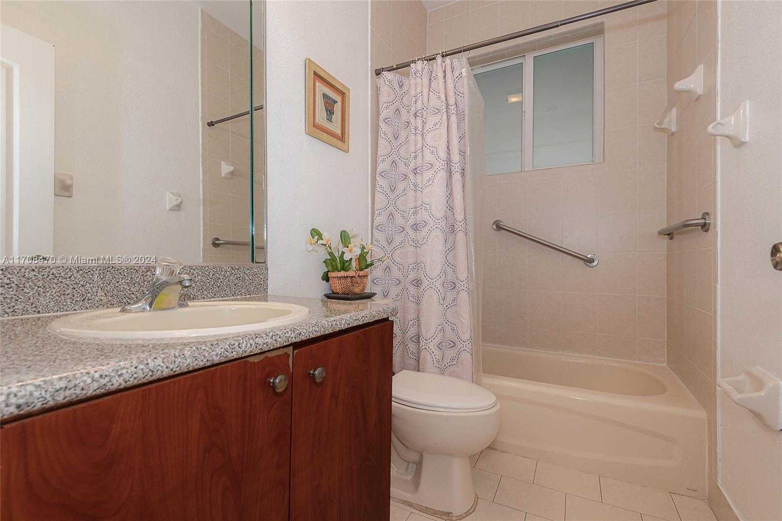 Small Image of 15226 SW 21 Ln, Miami, FL 33185, USA Number 29