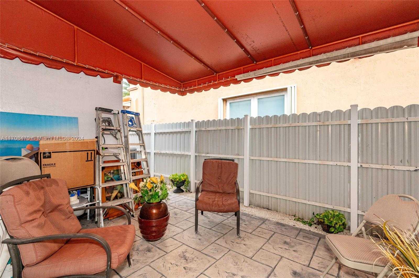 Small Image of 15226 SW 21 Ln, Miami, FL 33185, USA Number 33