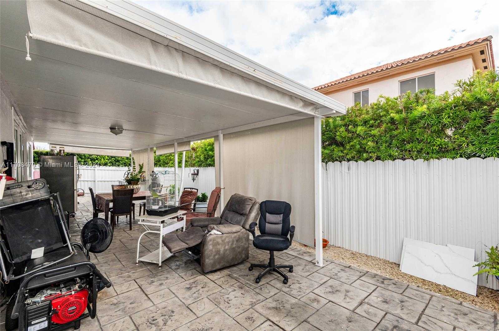 Small Image of 15226 SW 21 Ln, Miami, FL 33185, USA Number 34