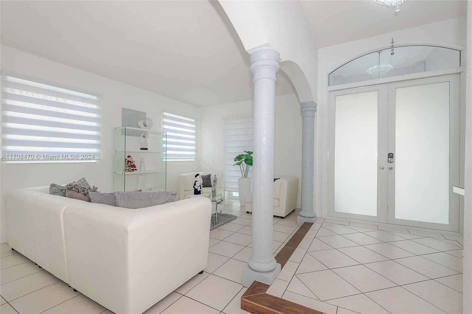 Small Image of 15226 SW 21 Ln, Miami, FL 33185, USA Number 8