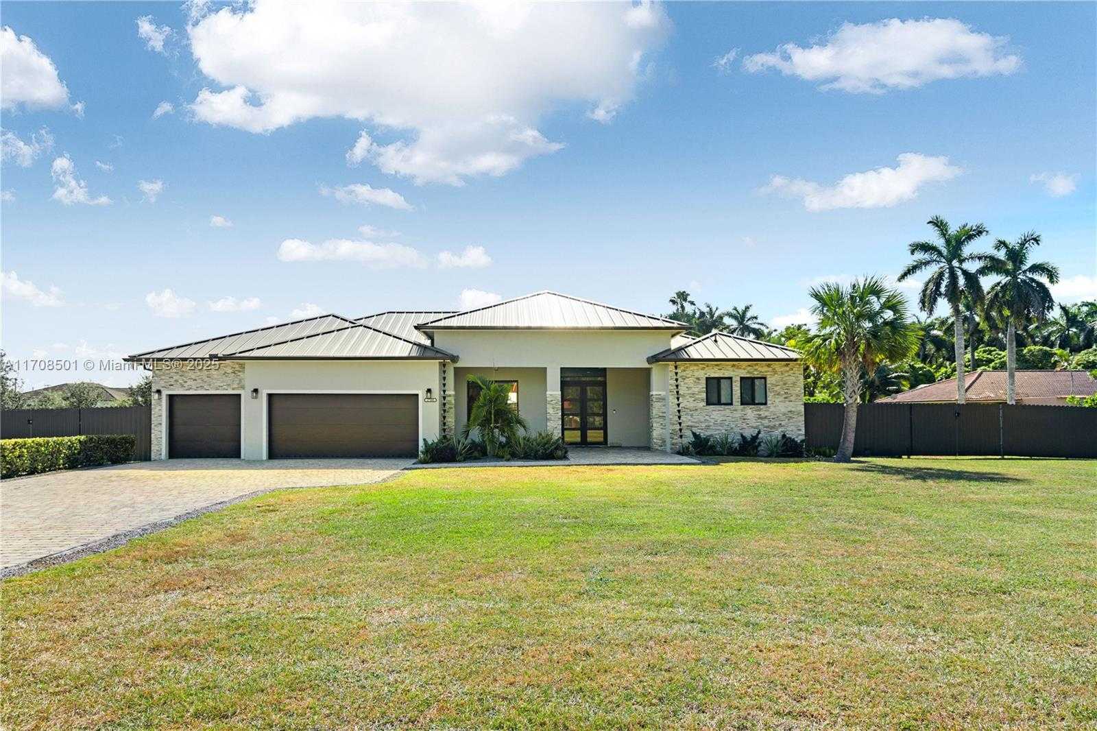 Small Image of 17300 SOUTH WEST 296TH ST, Homestead Number 3