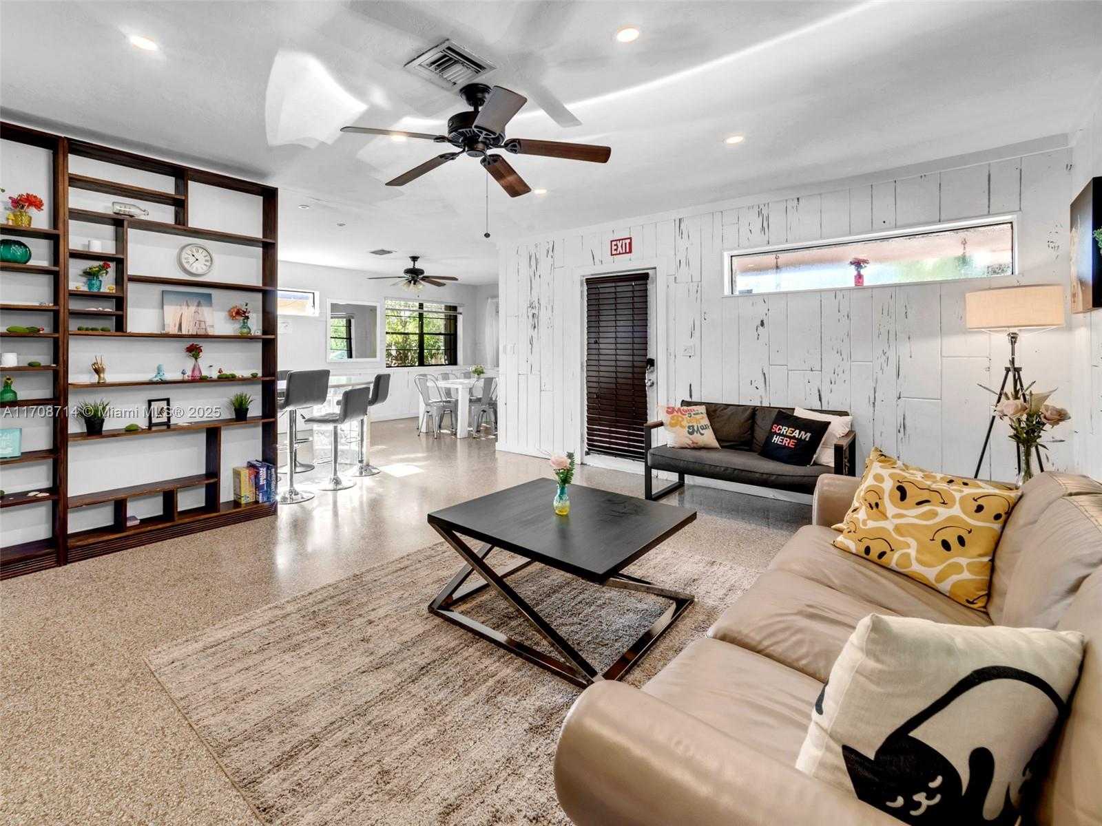 Small Image of 1507 GARFIELD ST, Hollywood Number 11