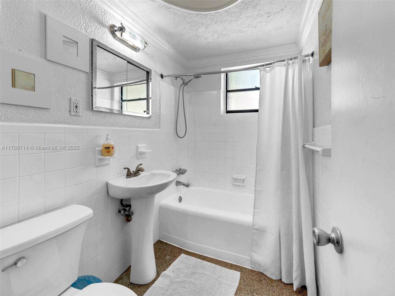 Small Image of 1507 GARFIELD ST, Hollywood Number 31