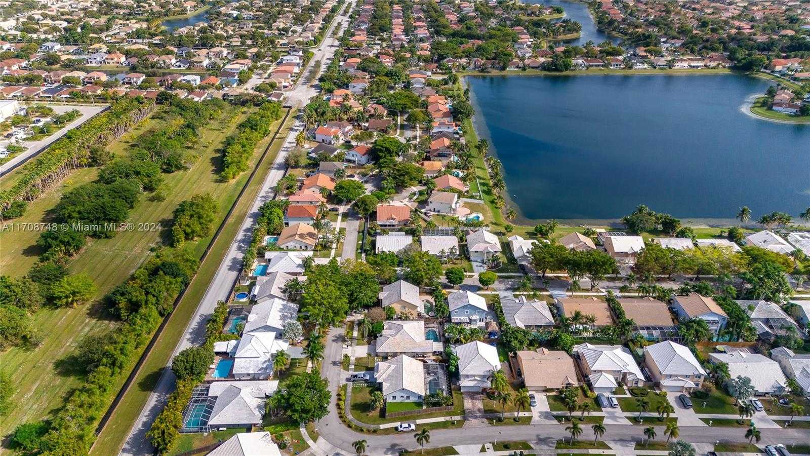 Small Image of 9420 SOUTH WEST 212TH TER, Cutler Bay Number 10