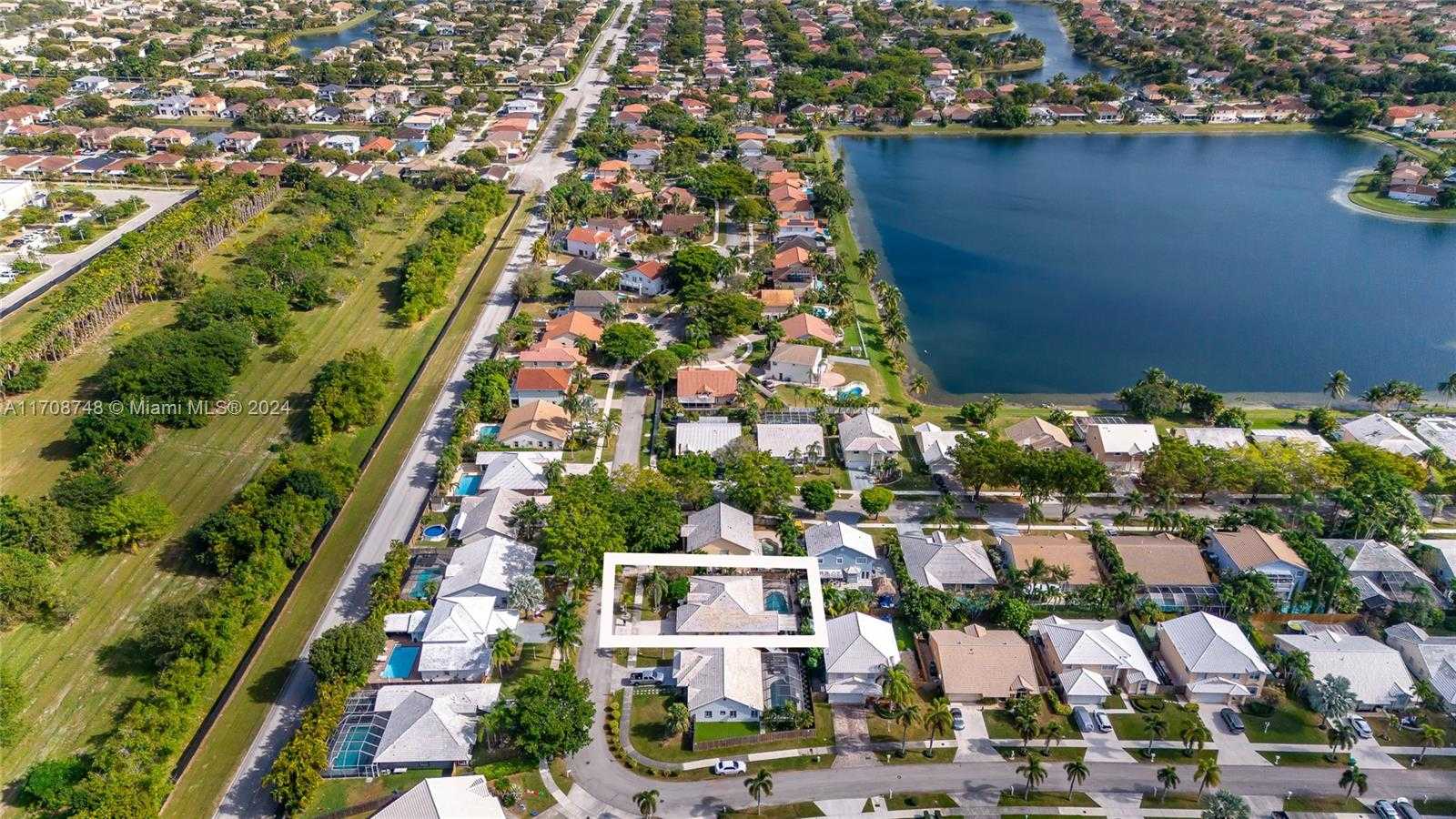 Small Image of 9420 SOUTH WEST 212TH TER, Cutler Bay Number 15