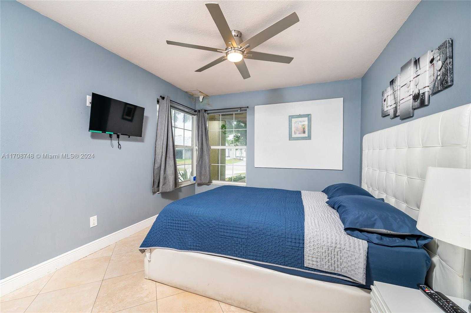 Small Image of 9420 SOUTH WEST 212TH TER, Cutler Bay Number 25