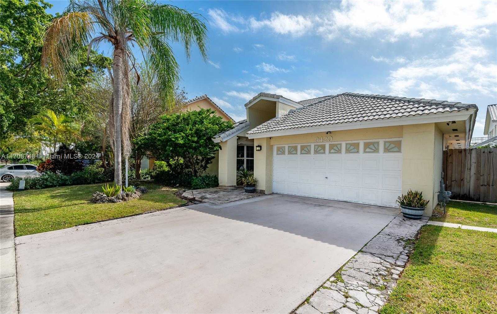 Small Image of 9420 SOUTH WEST 212TH TER, Cutler Bay Number 3