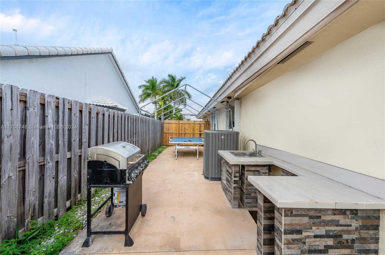 Small Image of 9420 SOUTH WEST 212TH TER, Cutler Bay Number 39