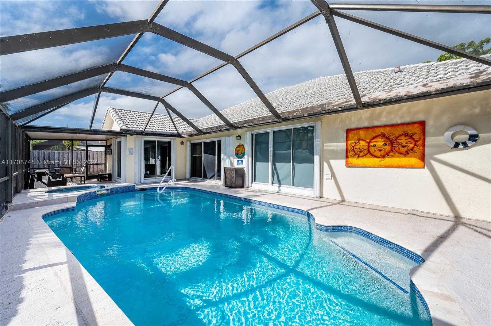Small Image of 9420 SOUTH WEST 212TH TER, Cutler Bay Number 5