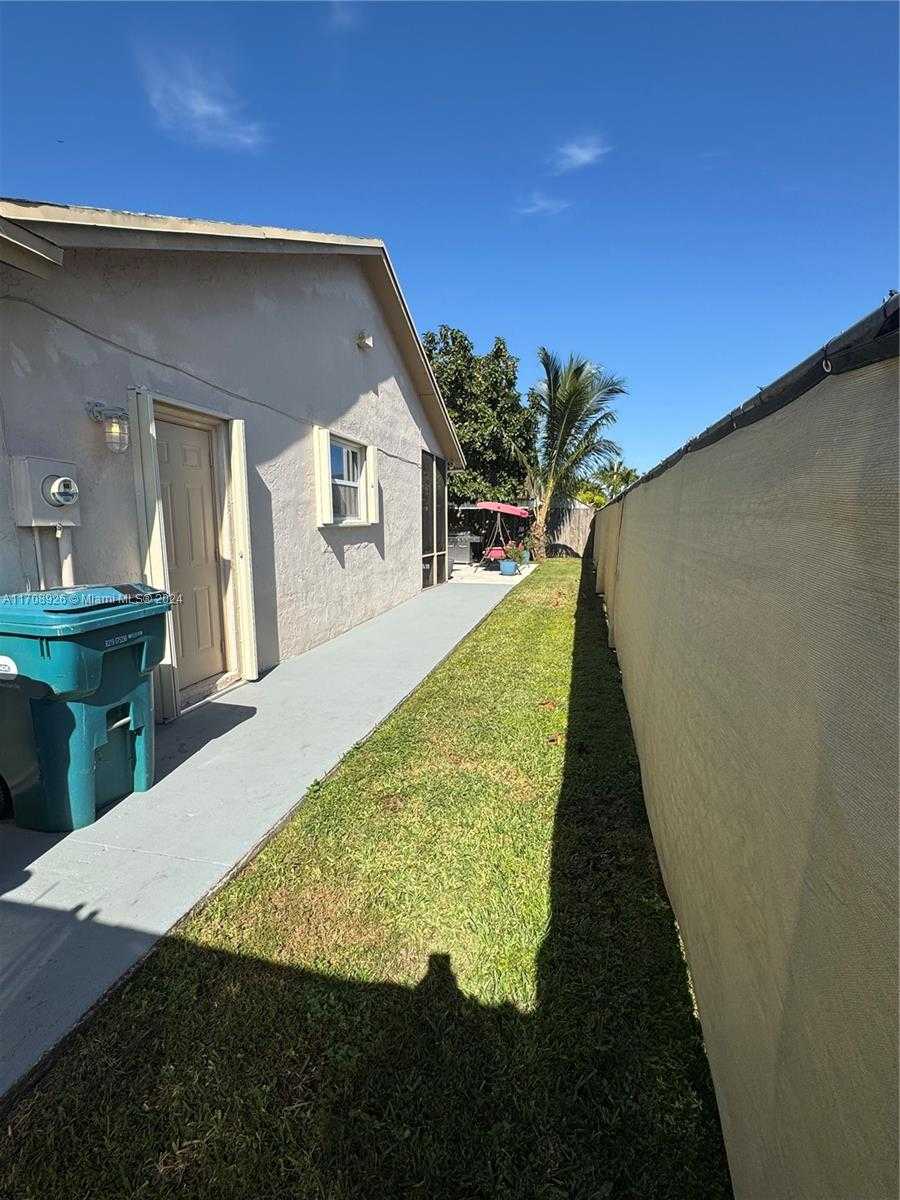 Small Image of 13753 SW 282nd Terrace, Homestead, FL 33033, USA Number 24