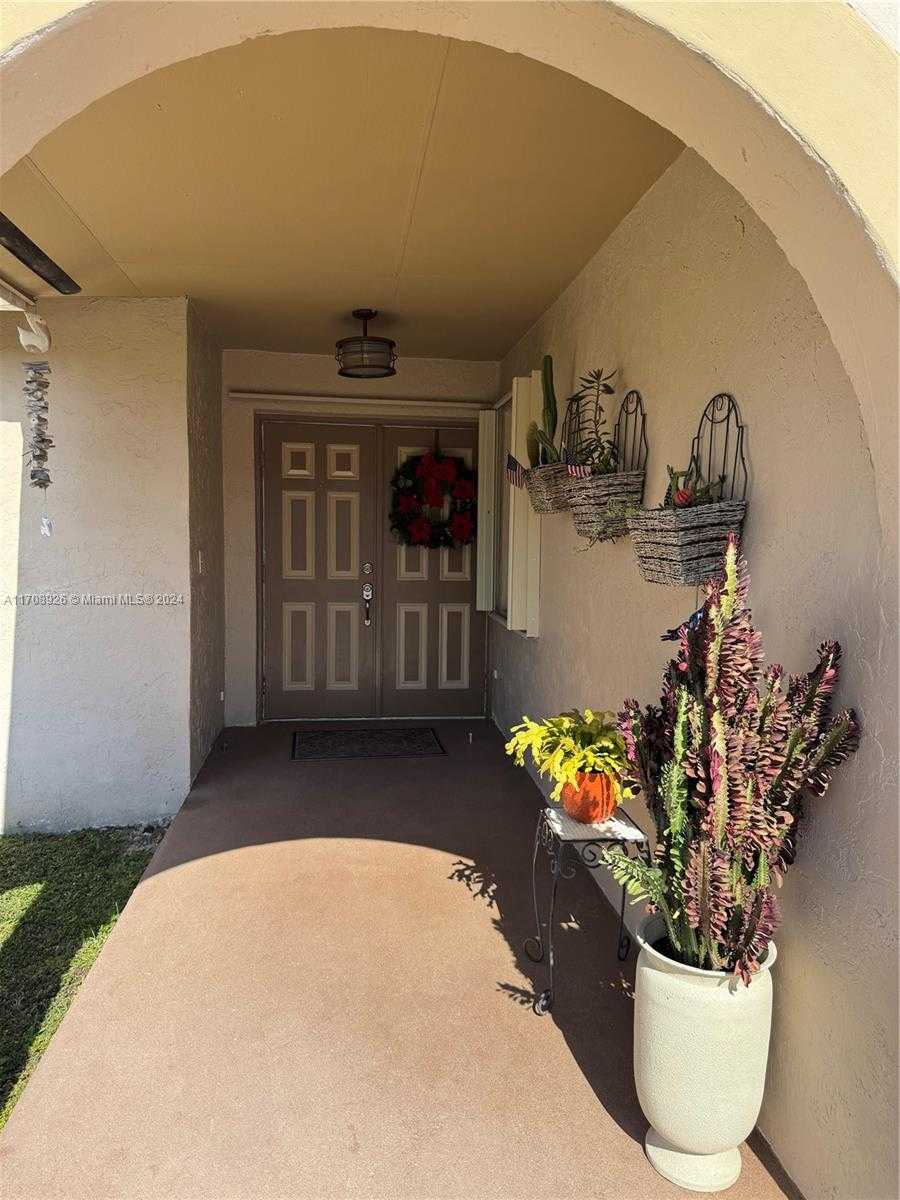 Small Image of 13753 SW 282nd Terrace, Homestead, FL 33033, USA Number 3