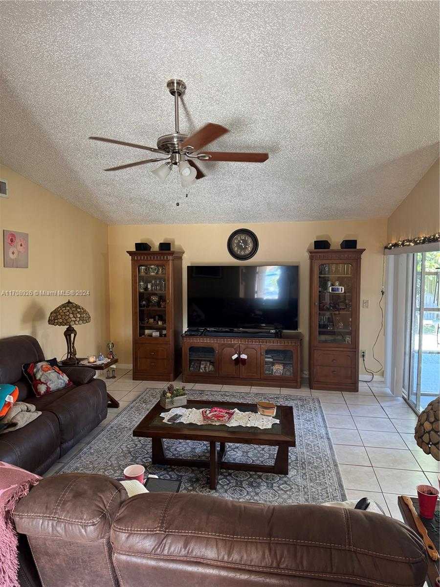Small Image of 13753 SW 282nd Terrace, Homestead, FL 33033, USA Number 4